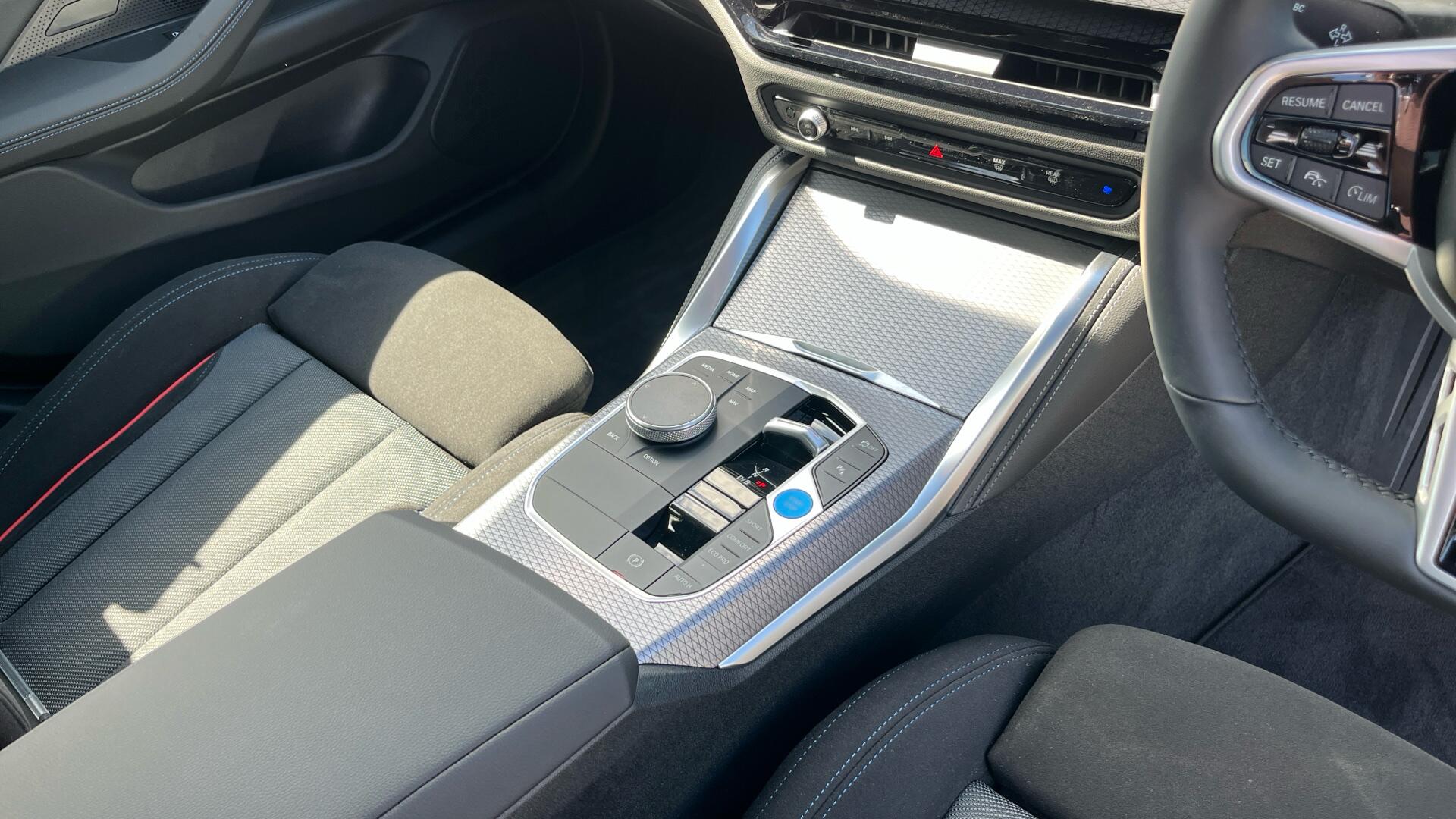 BMW i4 view 10