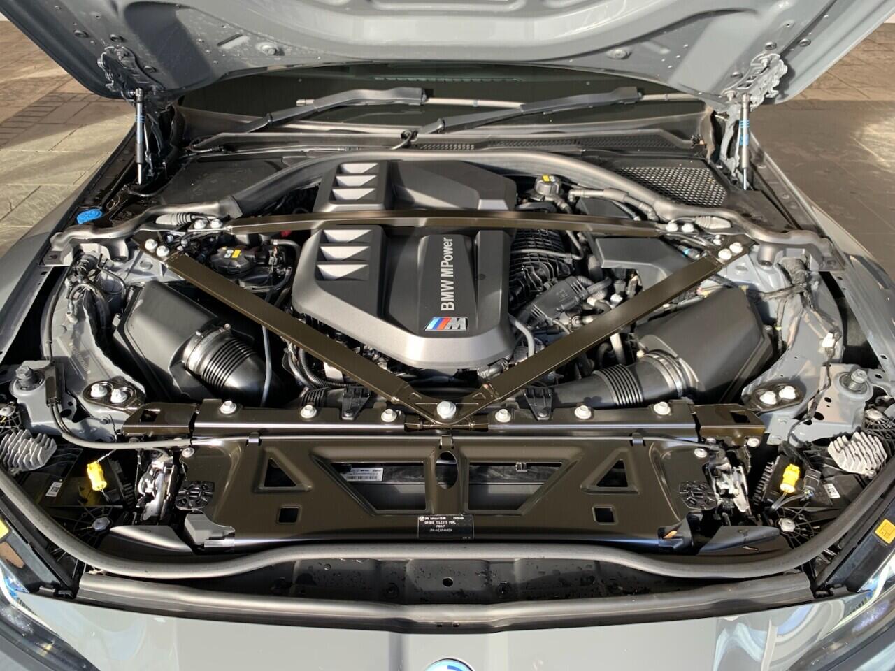 BMW M4 view 45