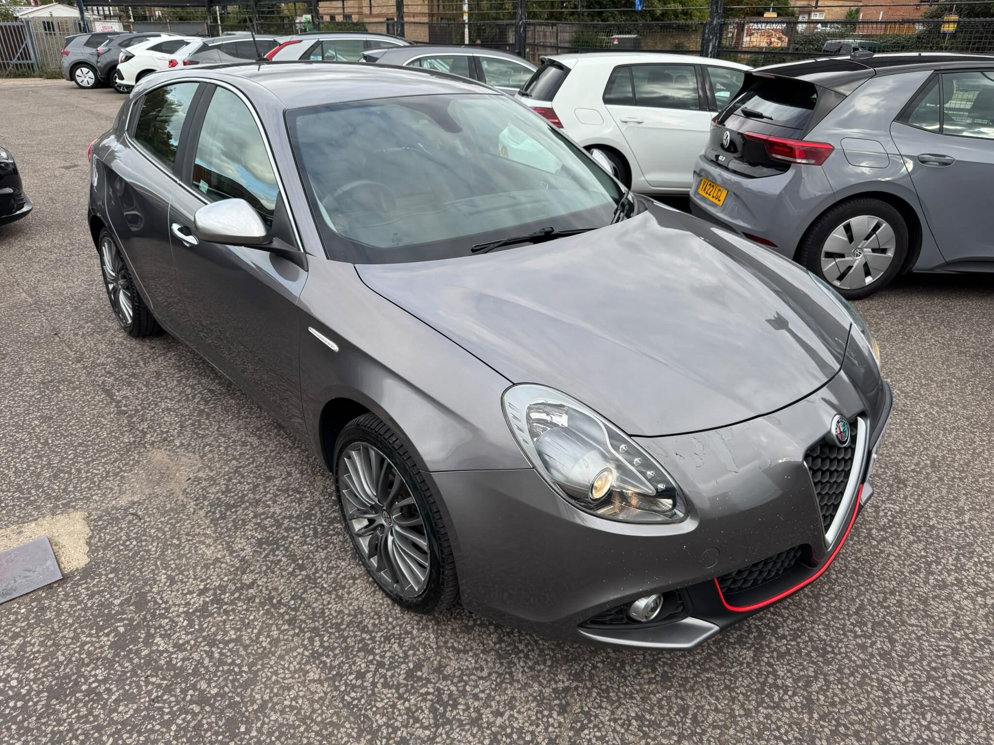 Alfa Romeo Giulietta view 5