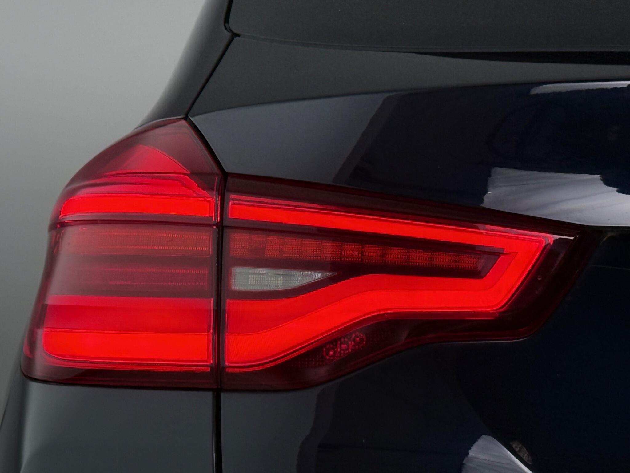 BMW X3 view 6