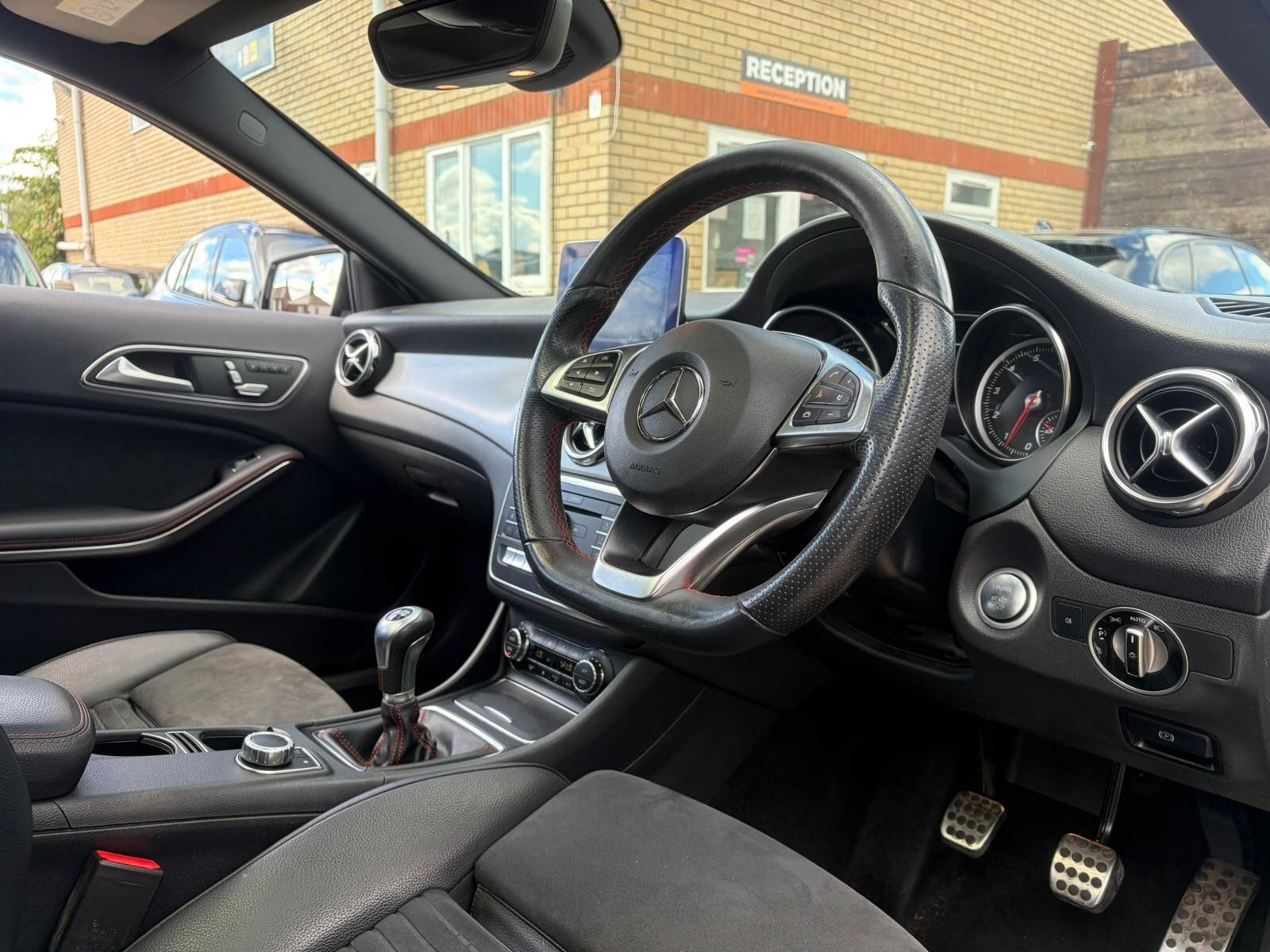 Mercedes-Benz Gla view 10