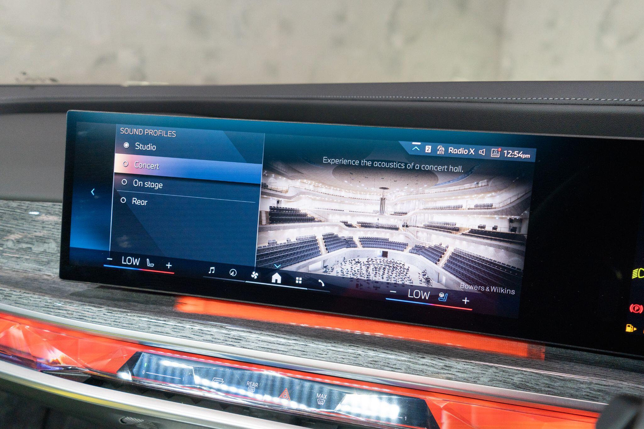 BMW 7 Series view 20