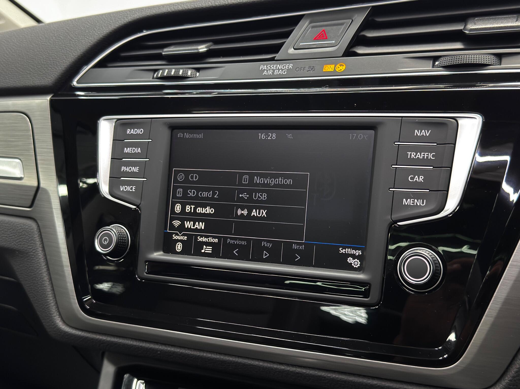 Volkswagen Touran view 14