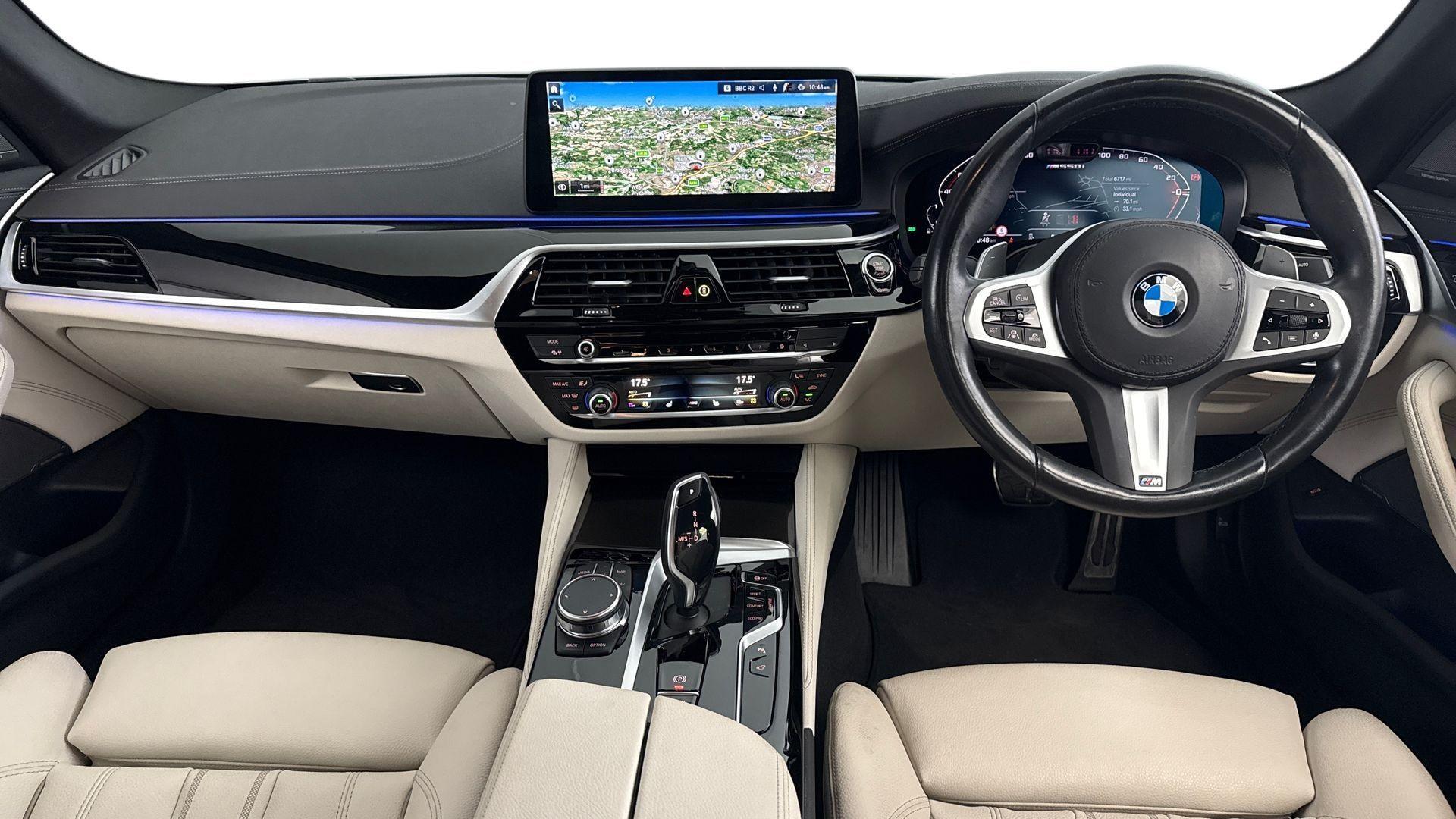 BMW 5 Series view 4