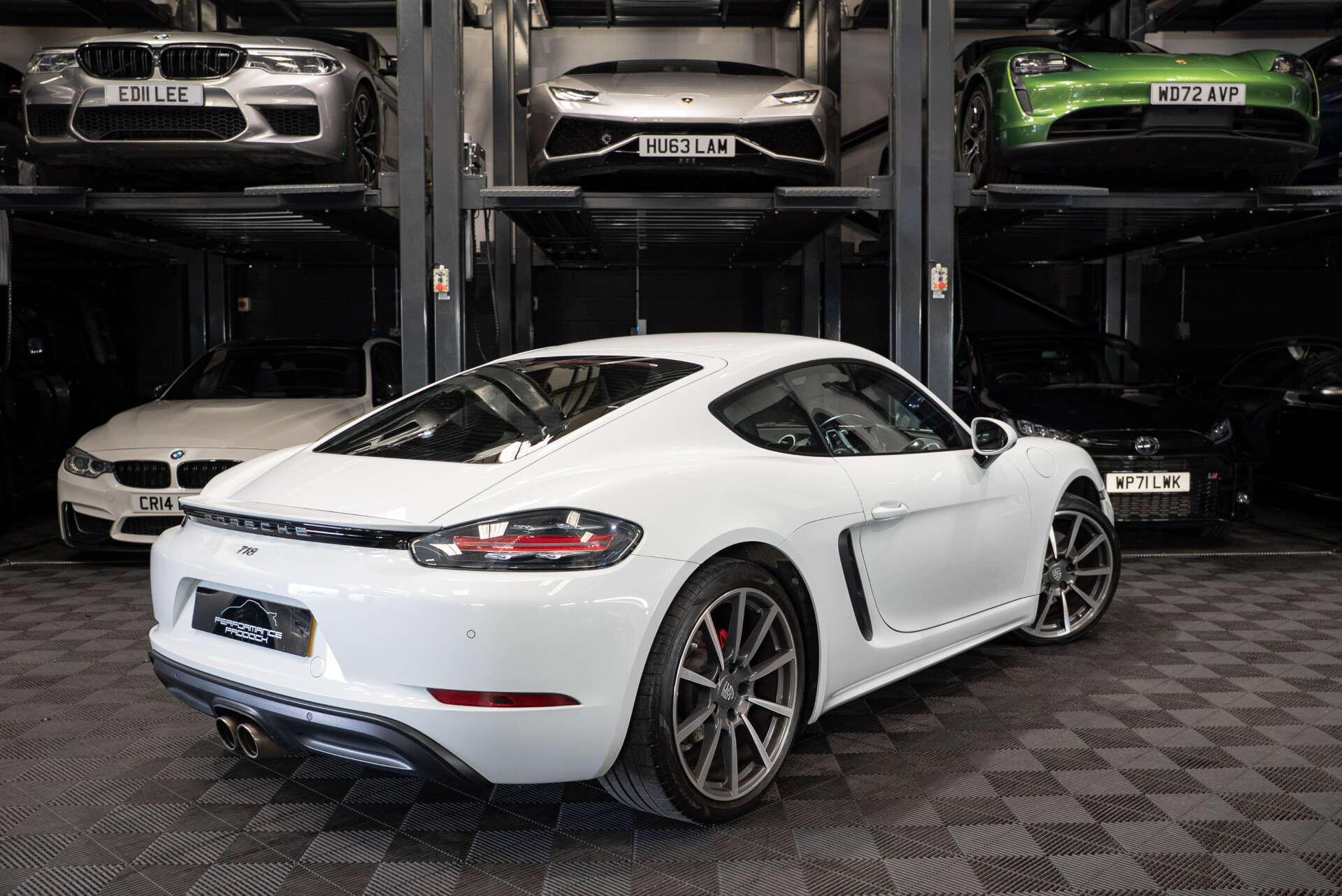 Porsche Cayman view 9
