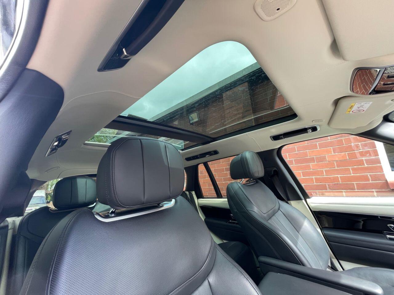 Land Rover Range Rover view 15