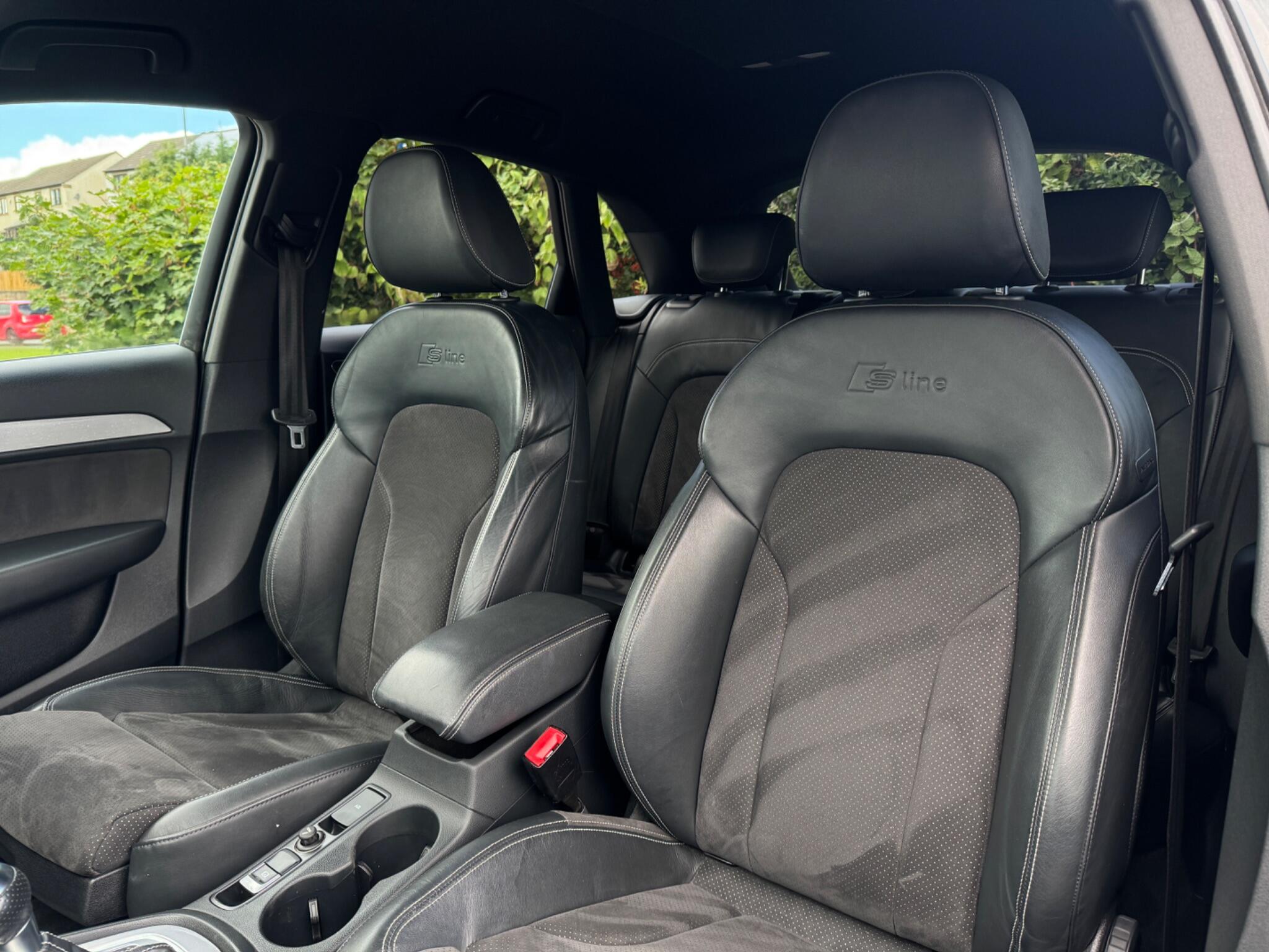 Audi Q3 view 20