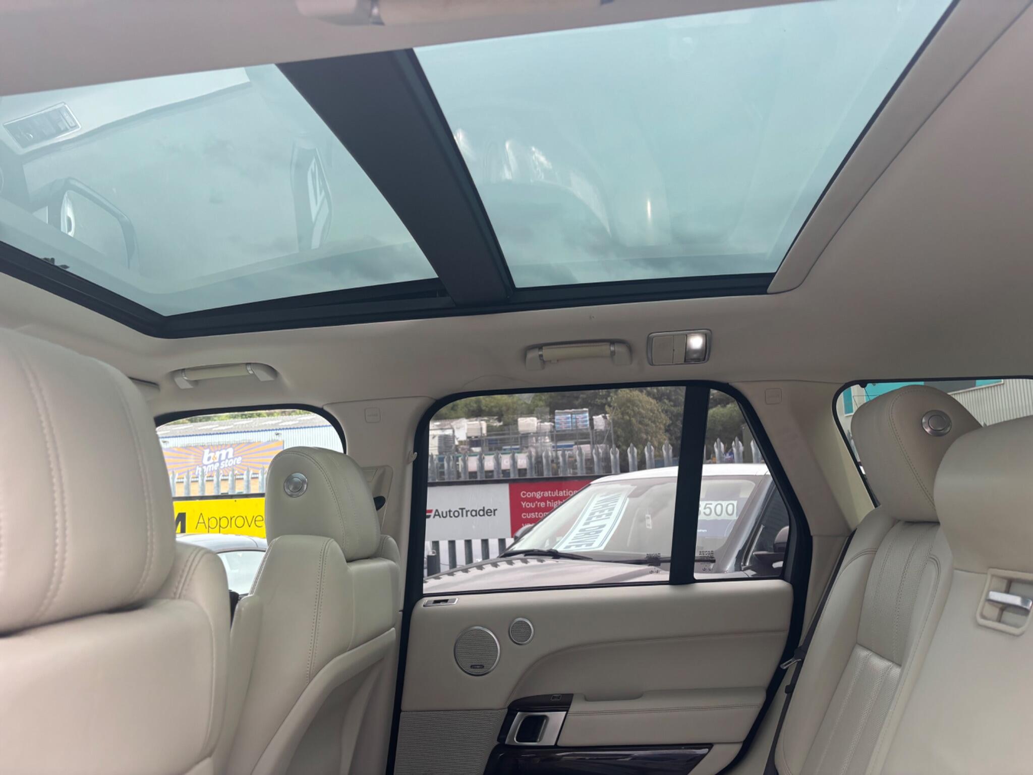 Land Rover Range Rover view 50