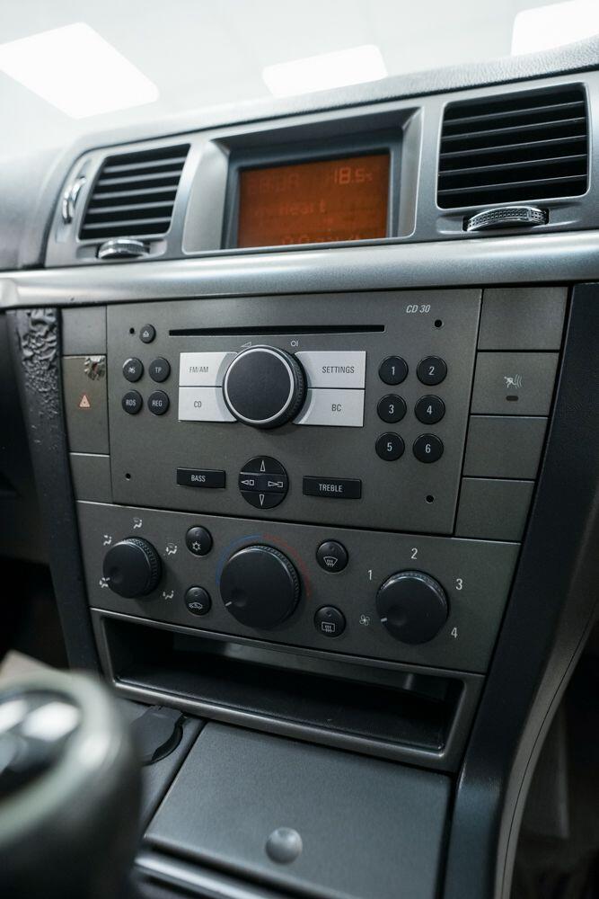 Vauxhall Vectra view 23