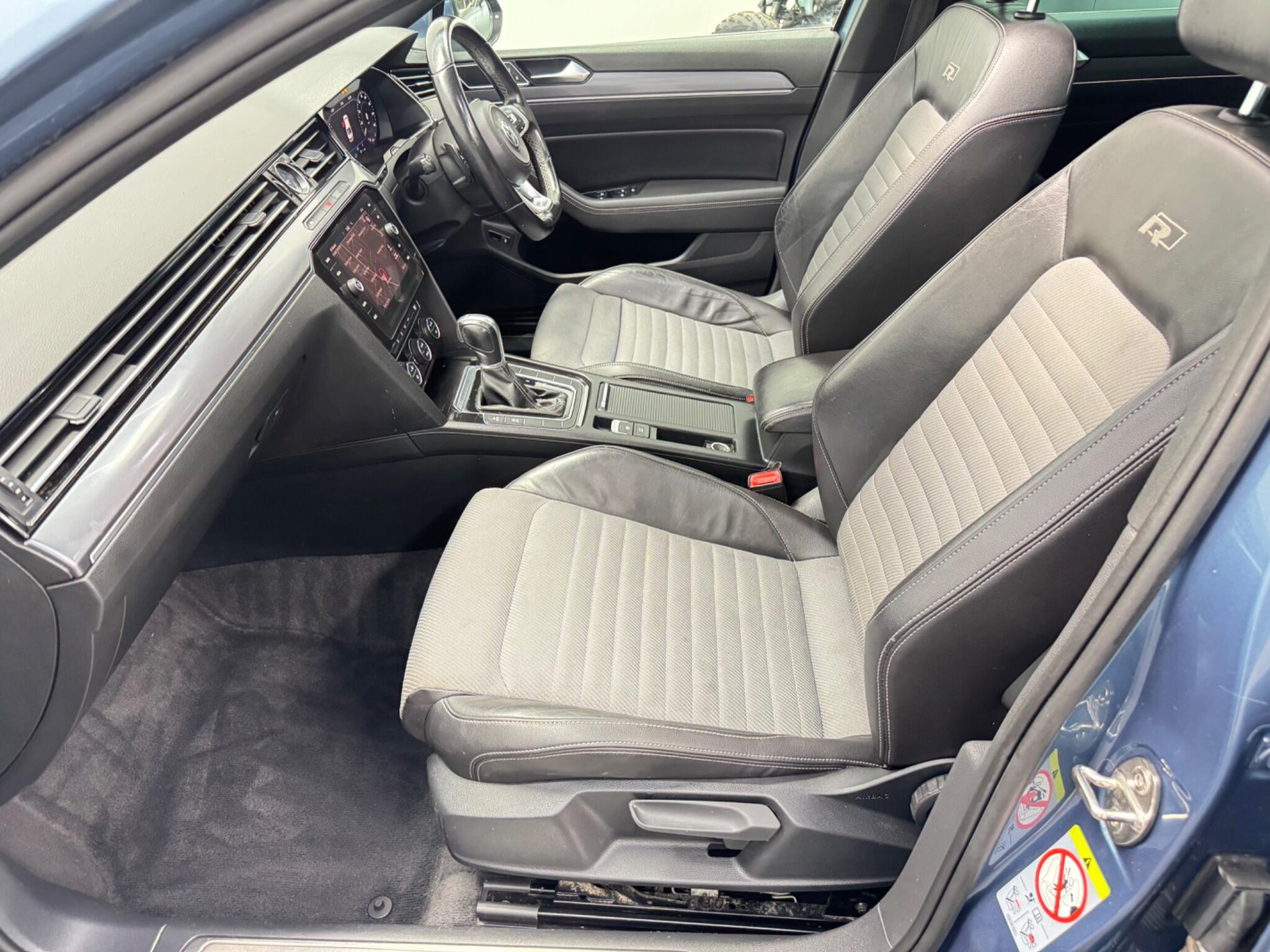 Volkswagen Passat view 19
