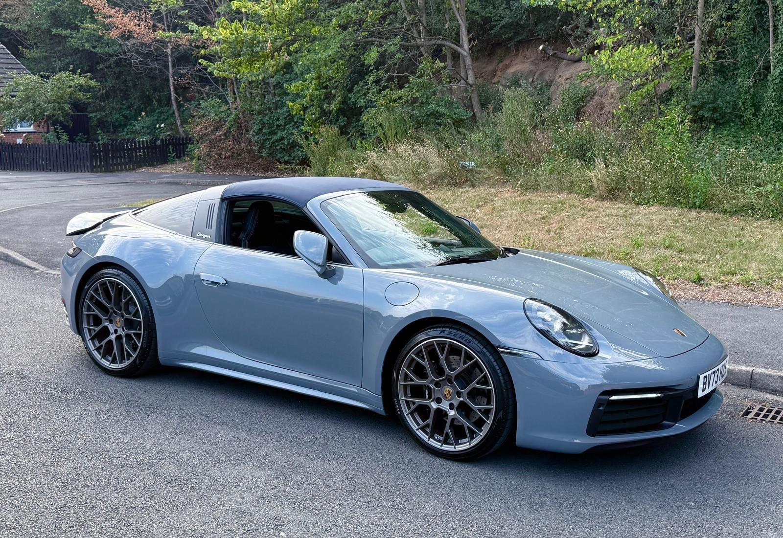 Porsche 911 view 39