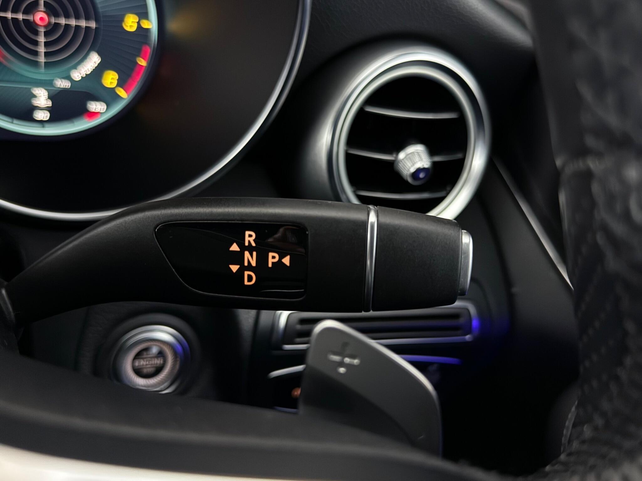 Mercedes-Benz C-Class view 19