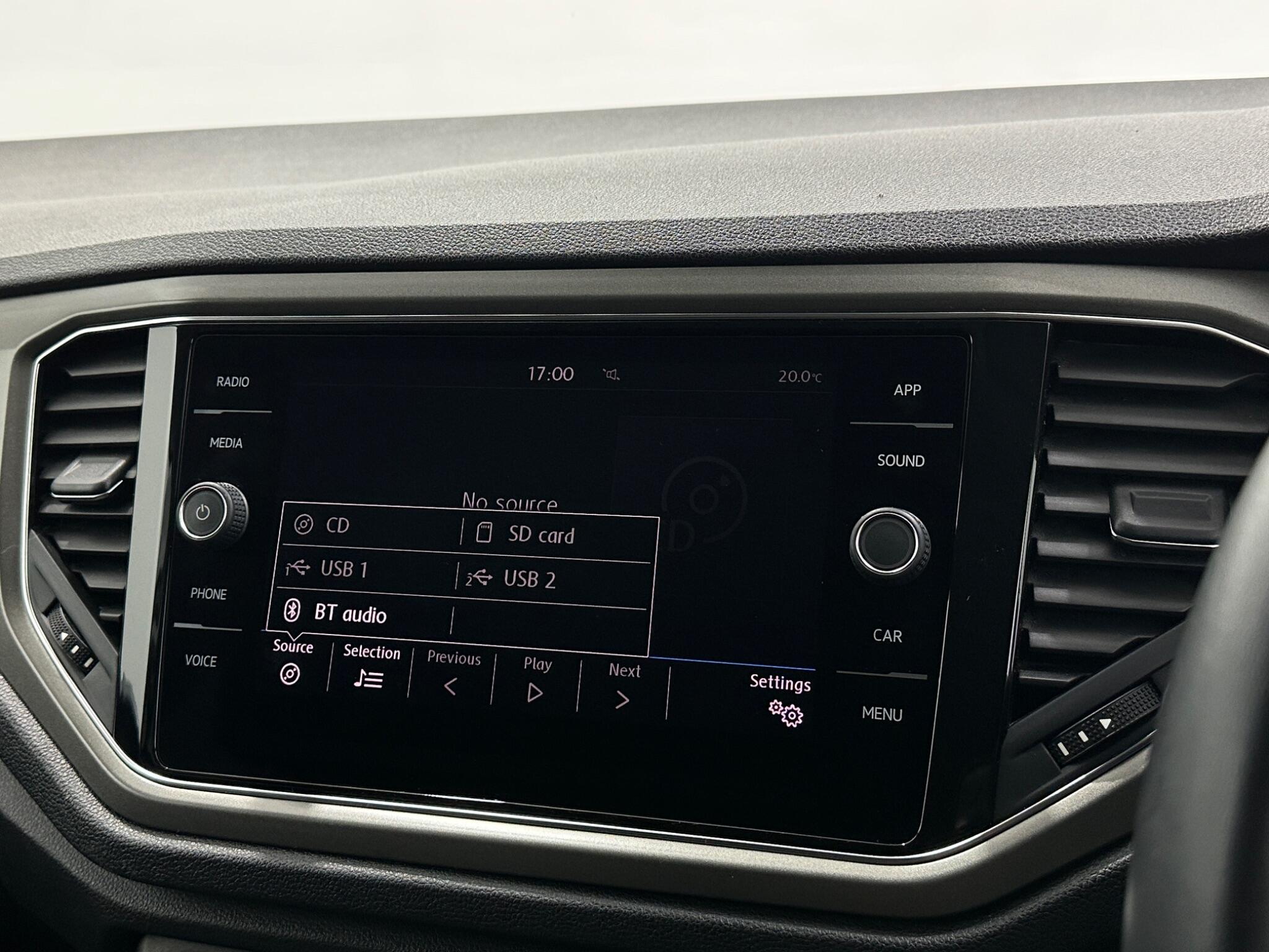 Volkswagen T-Roc view 24