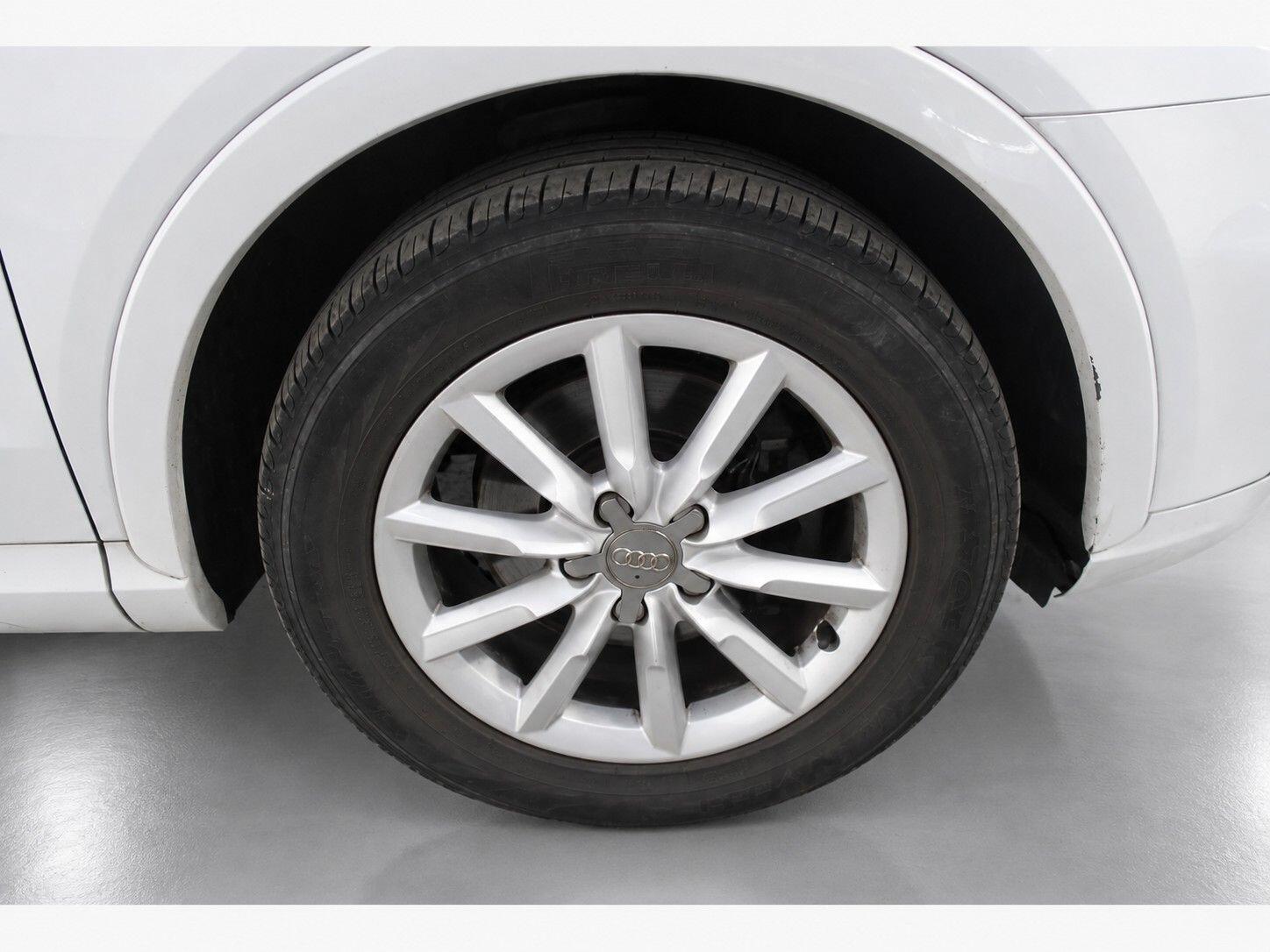 Audi Q3 view 51