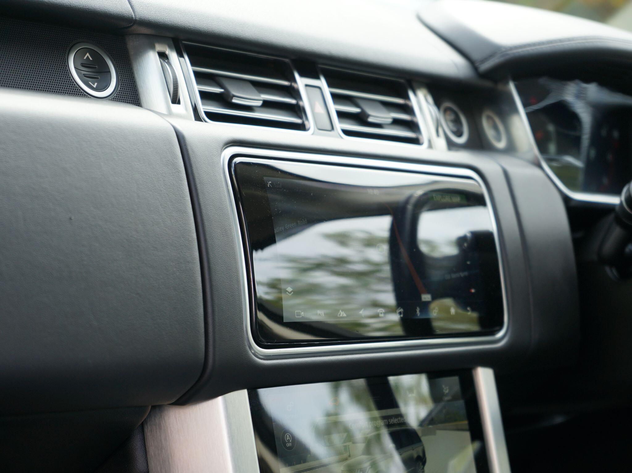 Land Rover Range Rover view 17