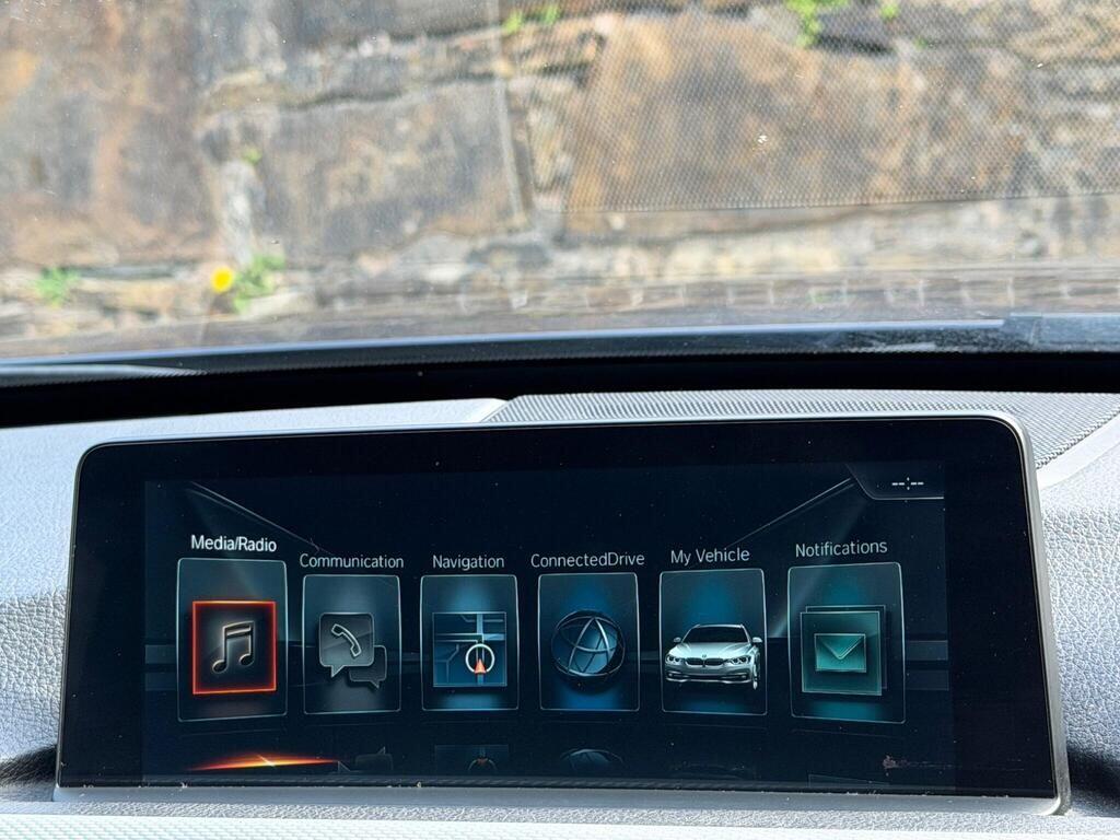 BMW 3 Series view 28