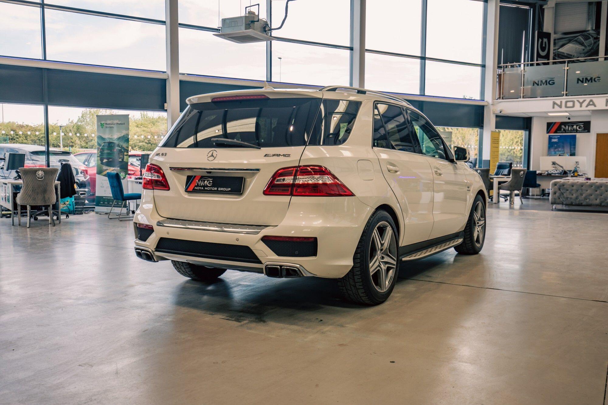Mercedes-Benz M-Class view 32