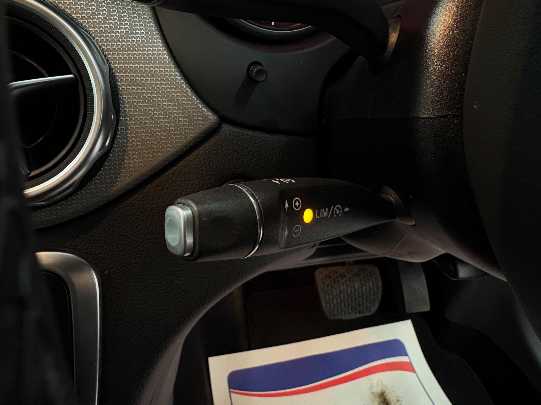 Mercedes-Benz Gla view 26