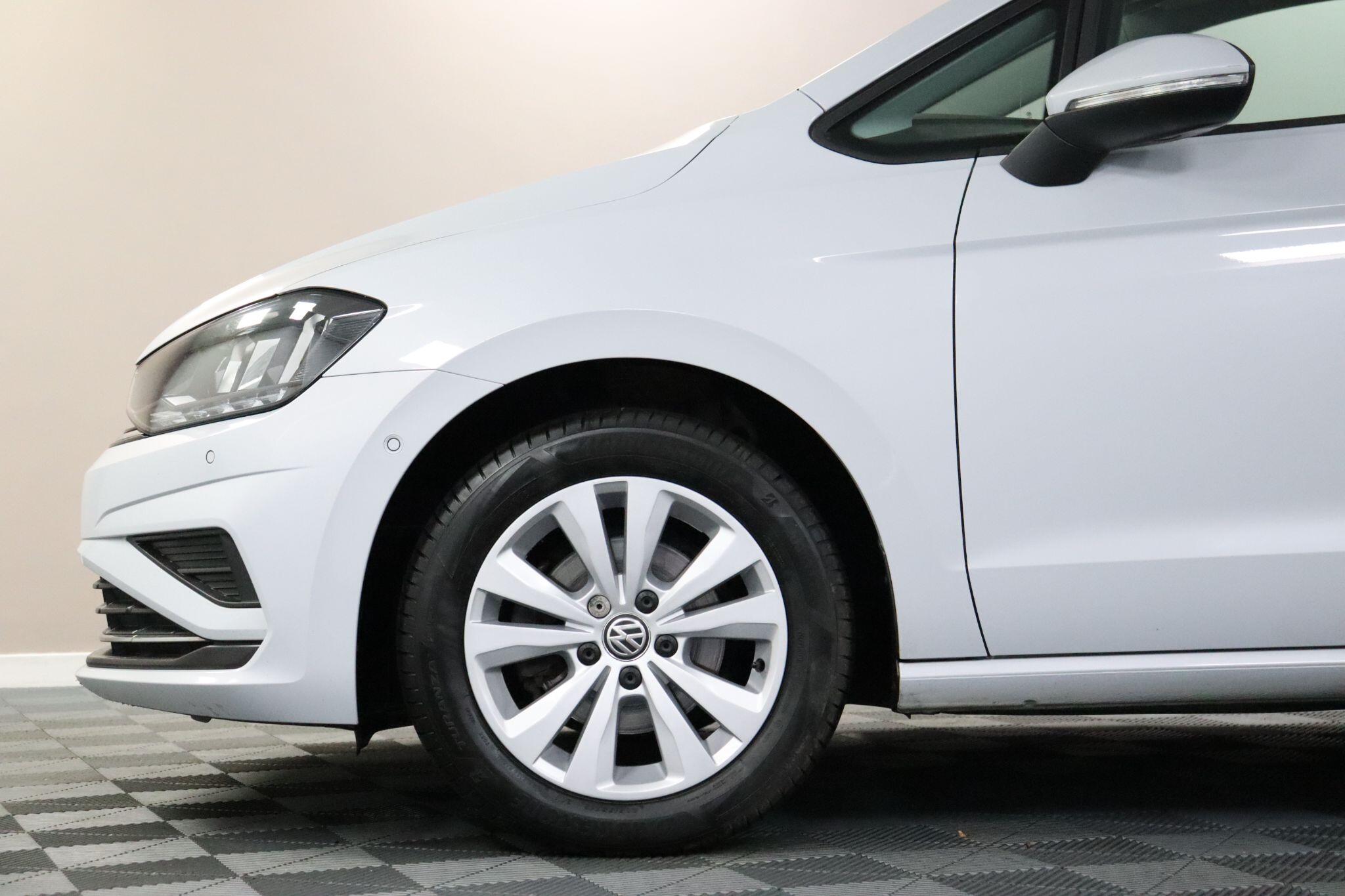 Volkswagen Golf SV view 27