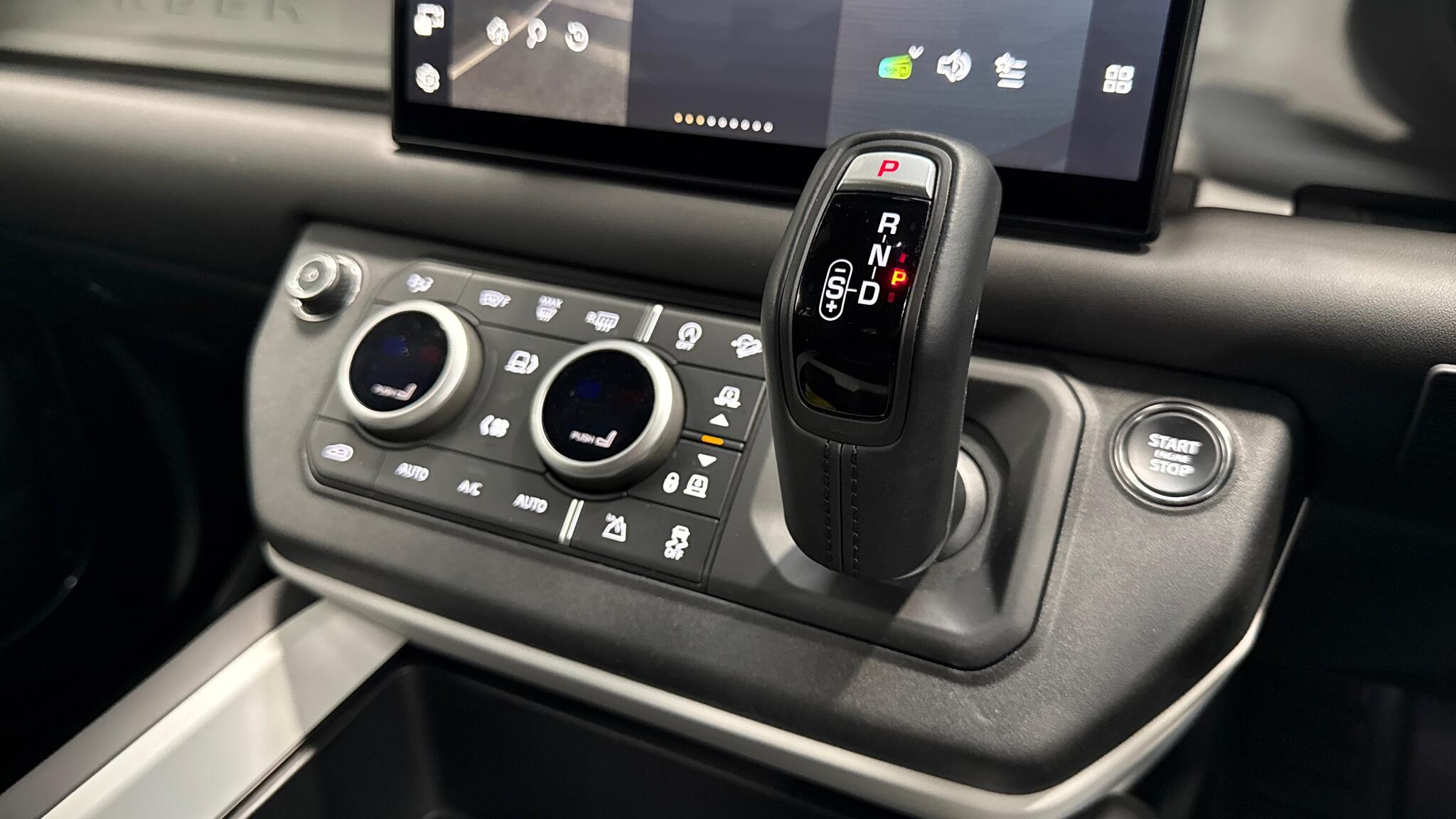 Land Rover Defender view 13