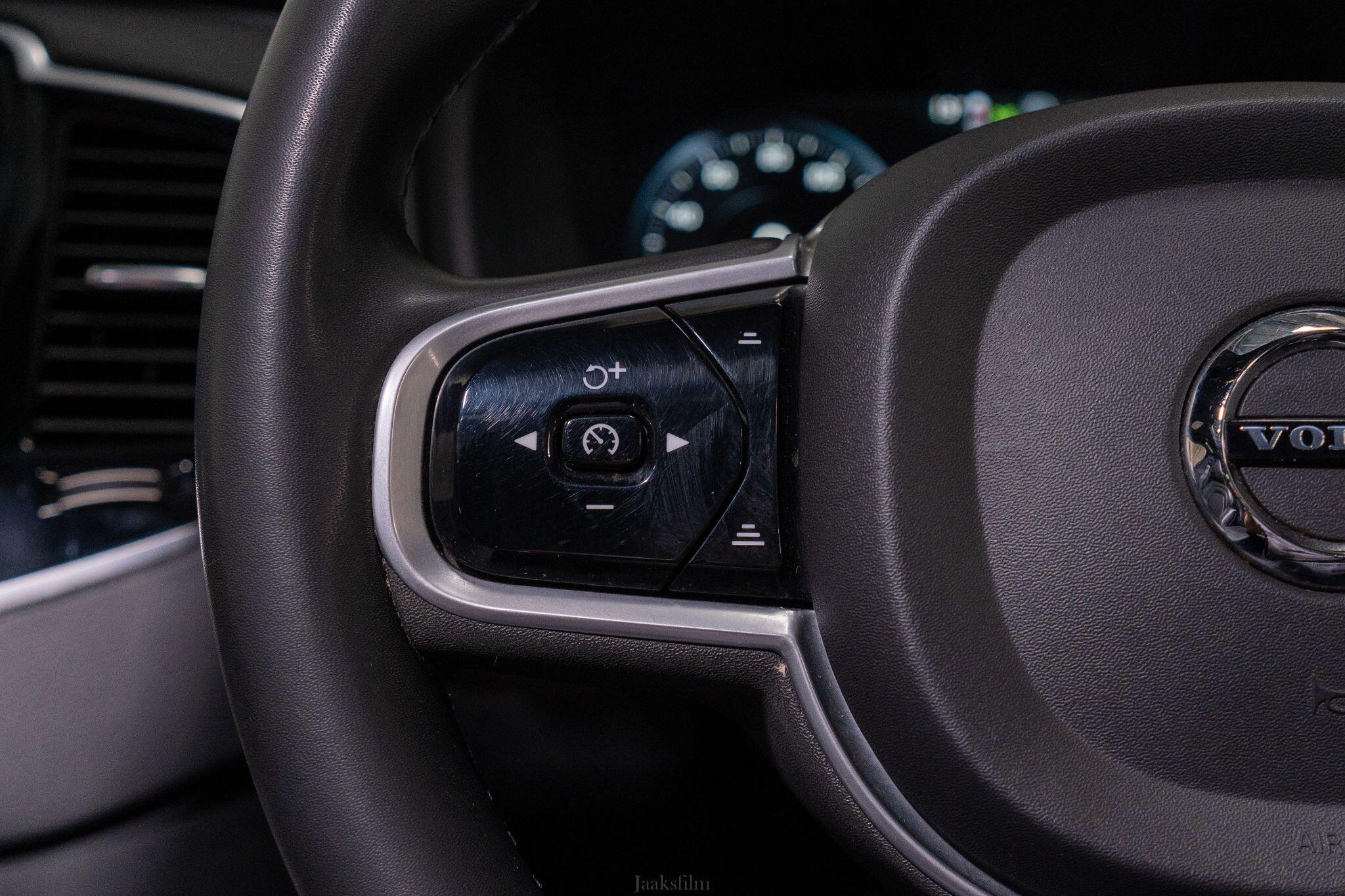 Volvo XC90 view 20