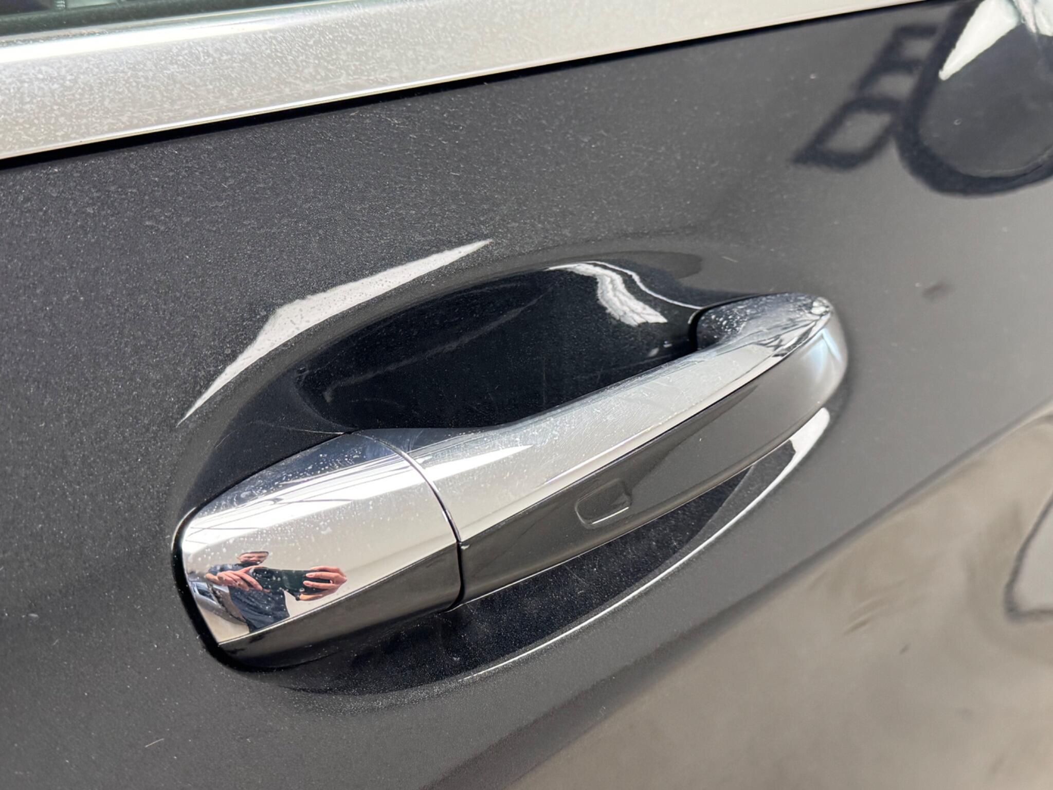 Mercedes-Benz S-Class view 26