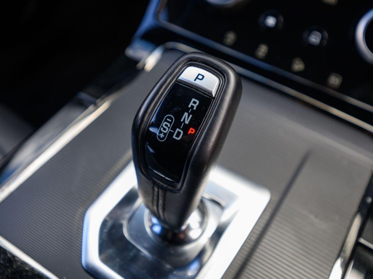 Land Rover Range Rover Evoque view 26