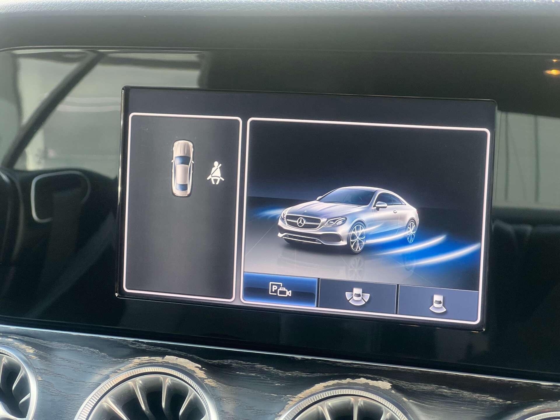 Mercedes-Benz E-Class view 22