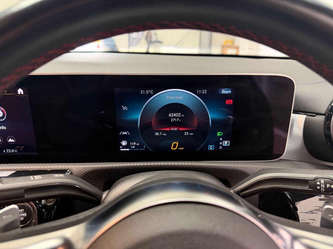 Mercedes-Benz Cla view 24
