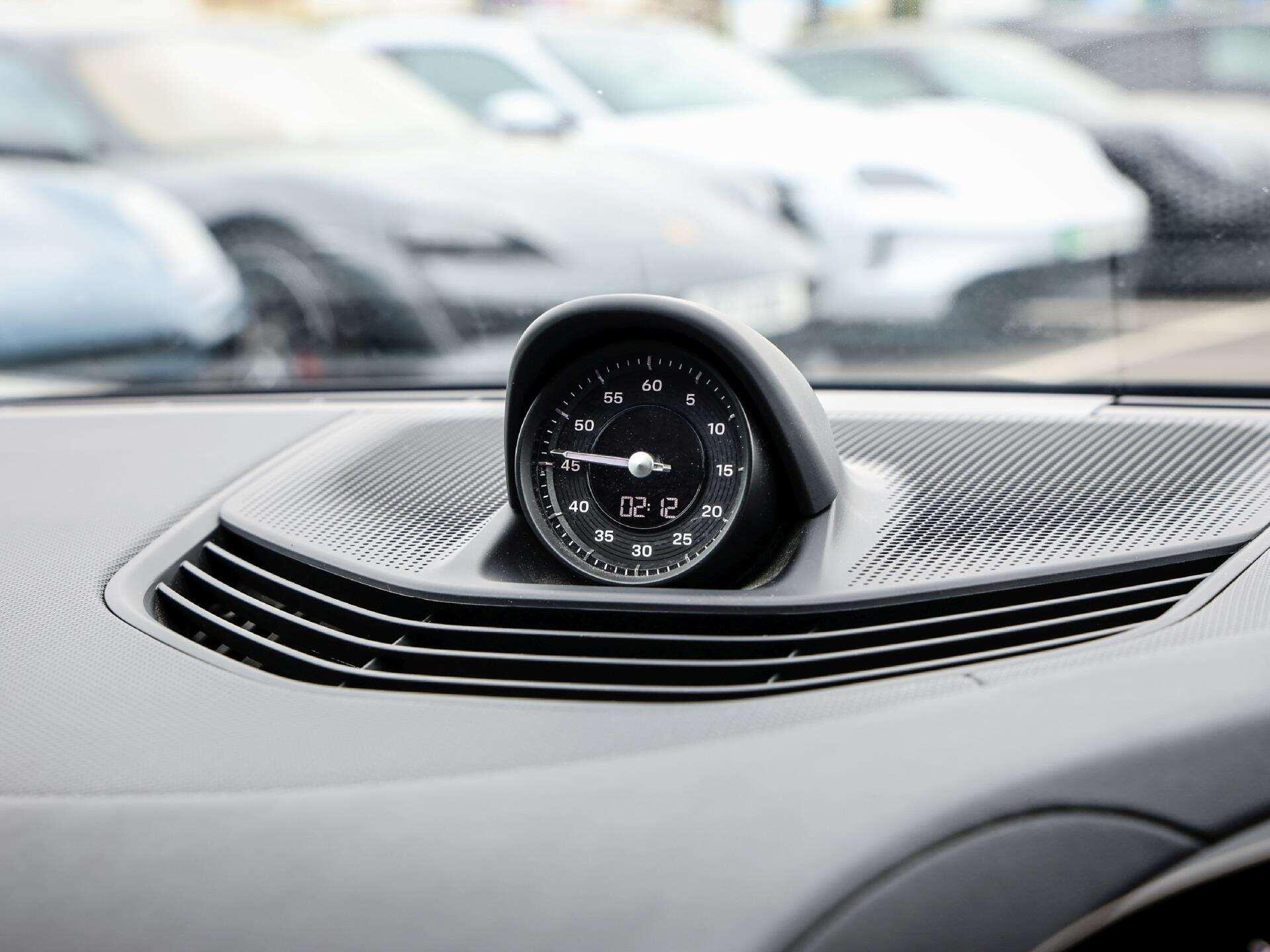 Porsche Taycan view 22
