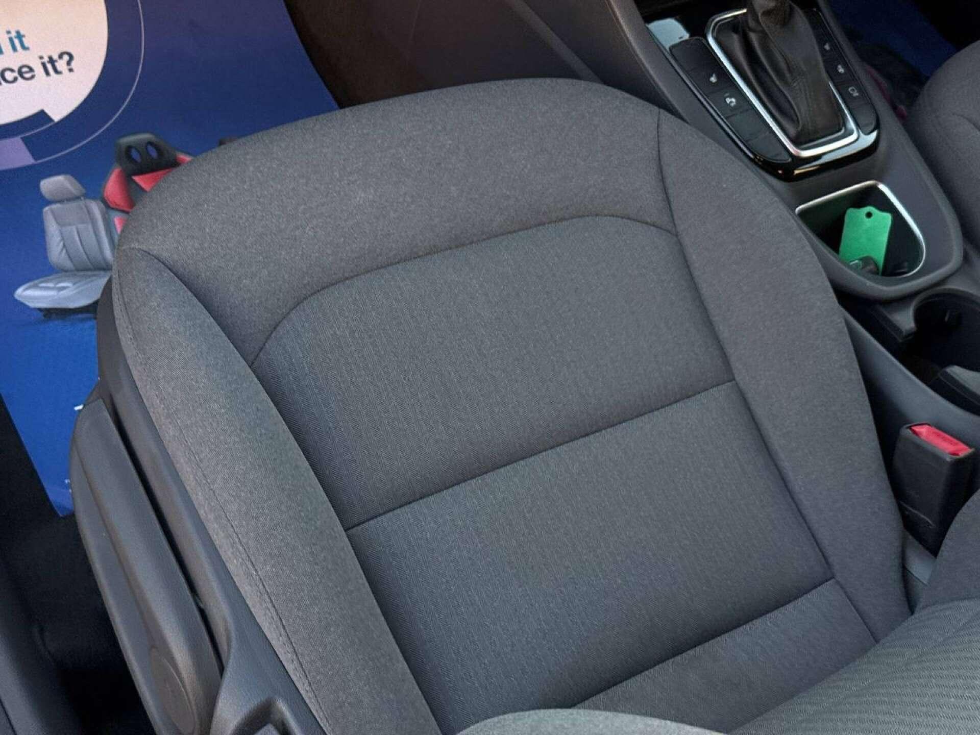 Hyundai Ioniq view 47