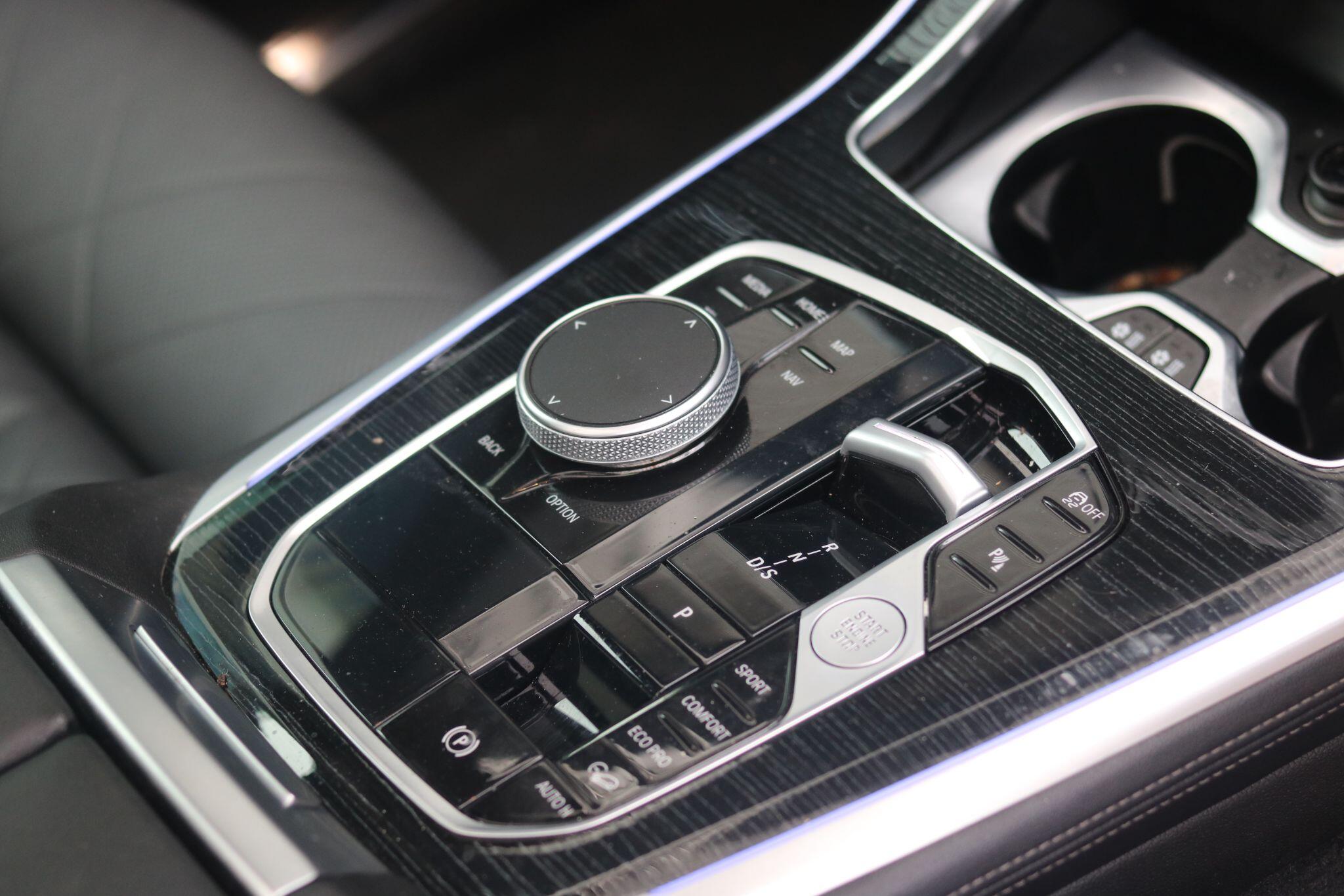 BMW X5 view 12