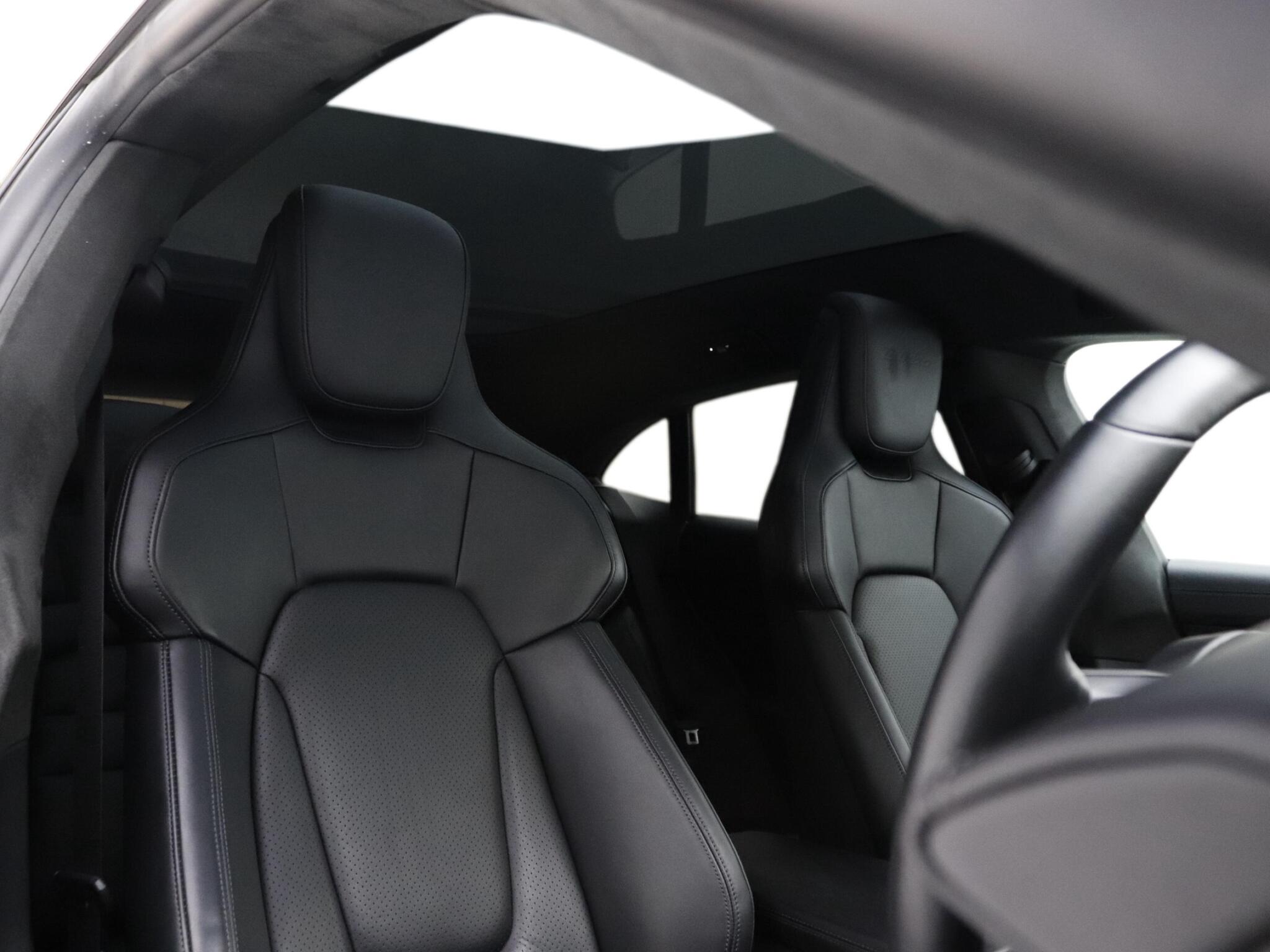 Porsche Taycan view 14