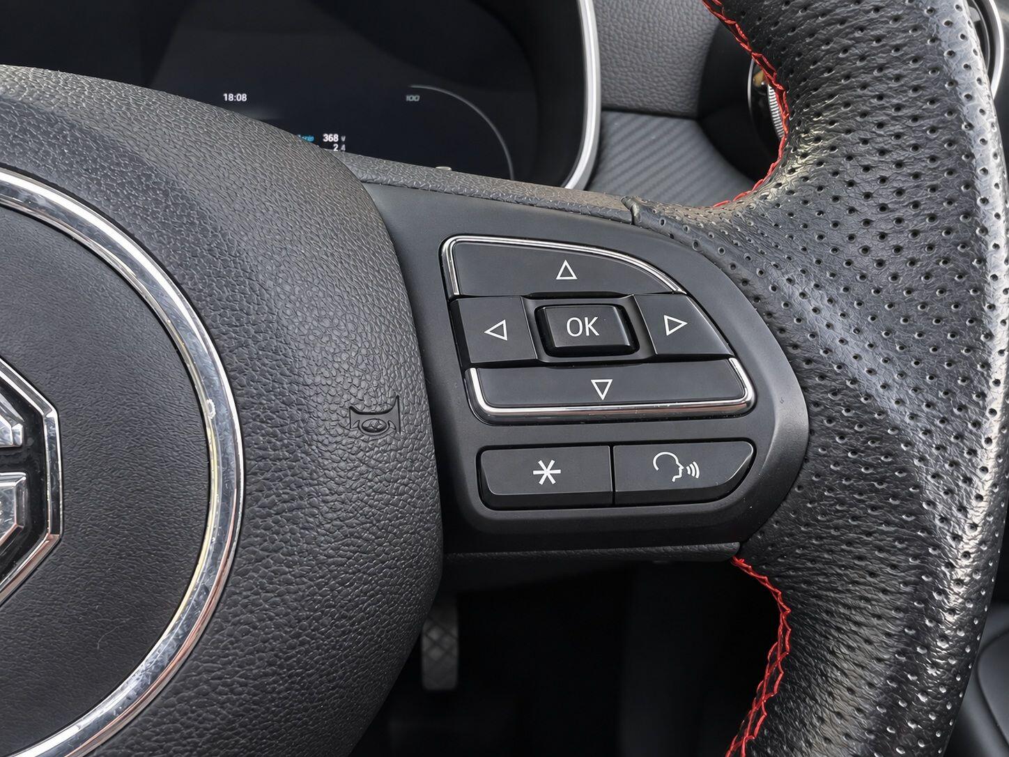 MG ZS view 29