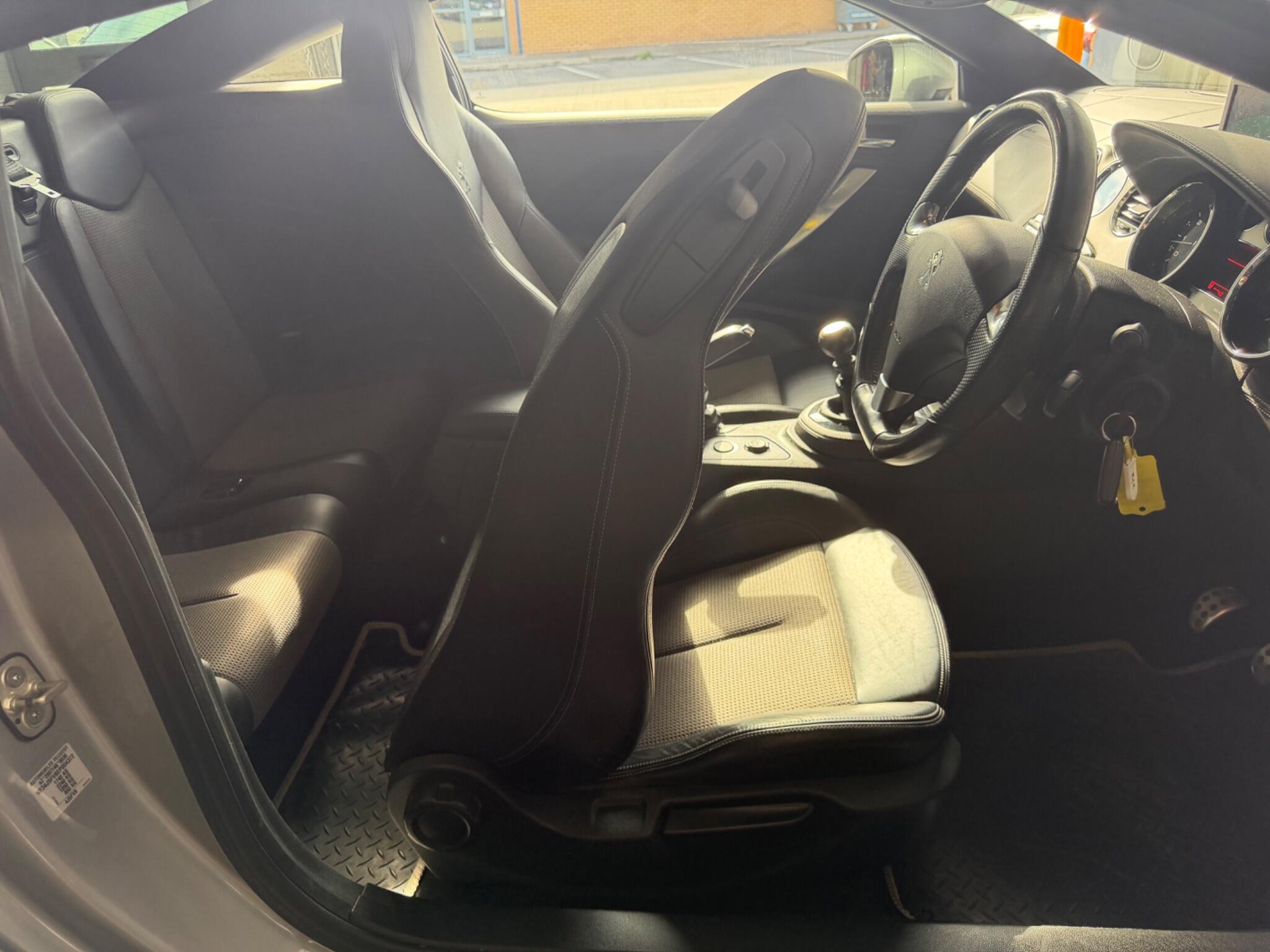 Peugeot RCZ view 9