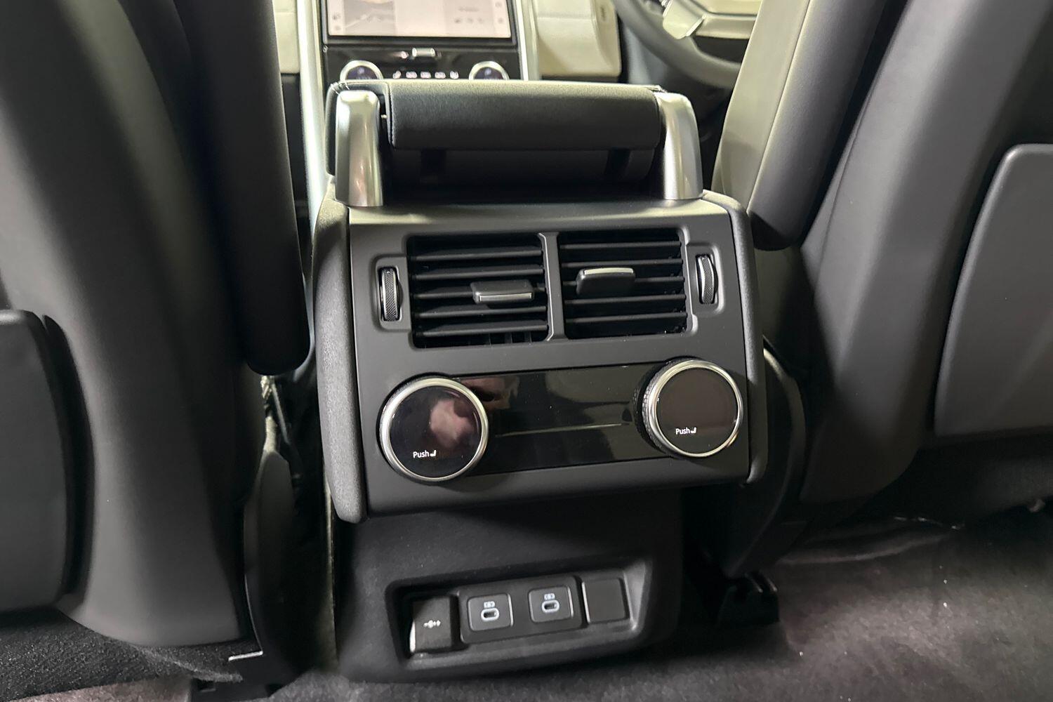 Land Rover Discovery view 22