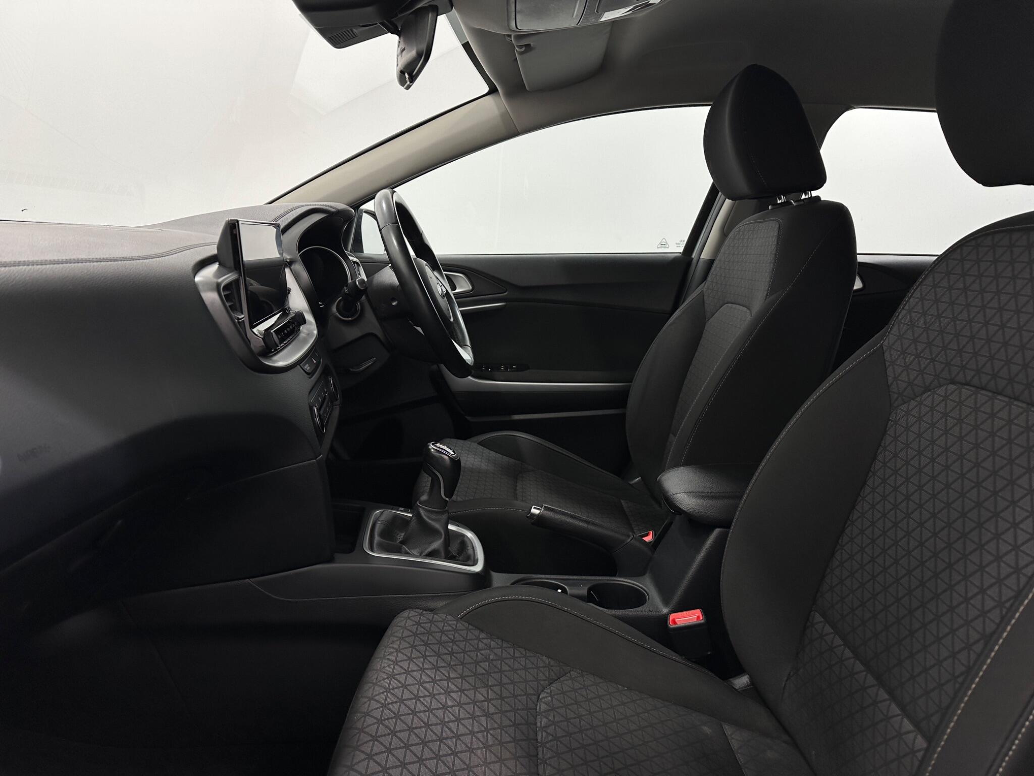 Kia Ceed view 34