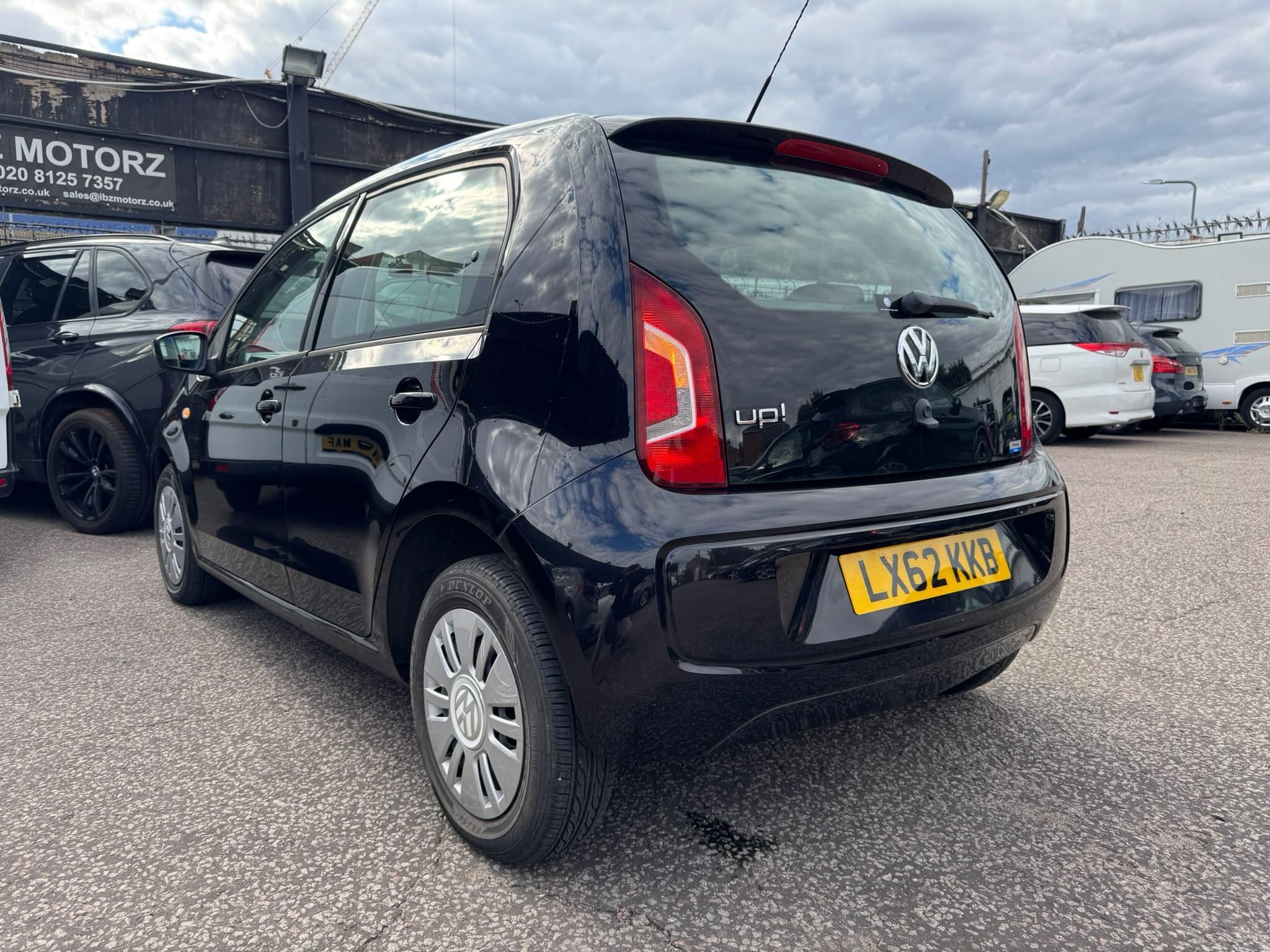 Volkswagen Up! view 24