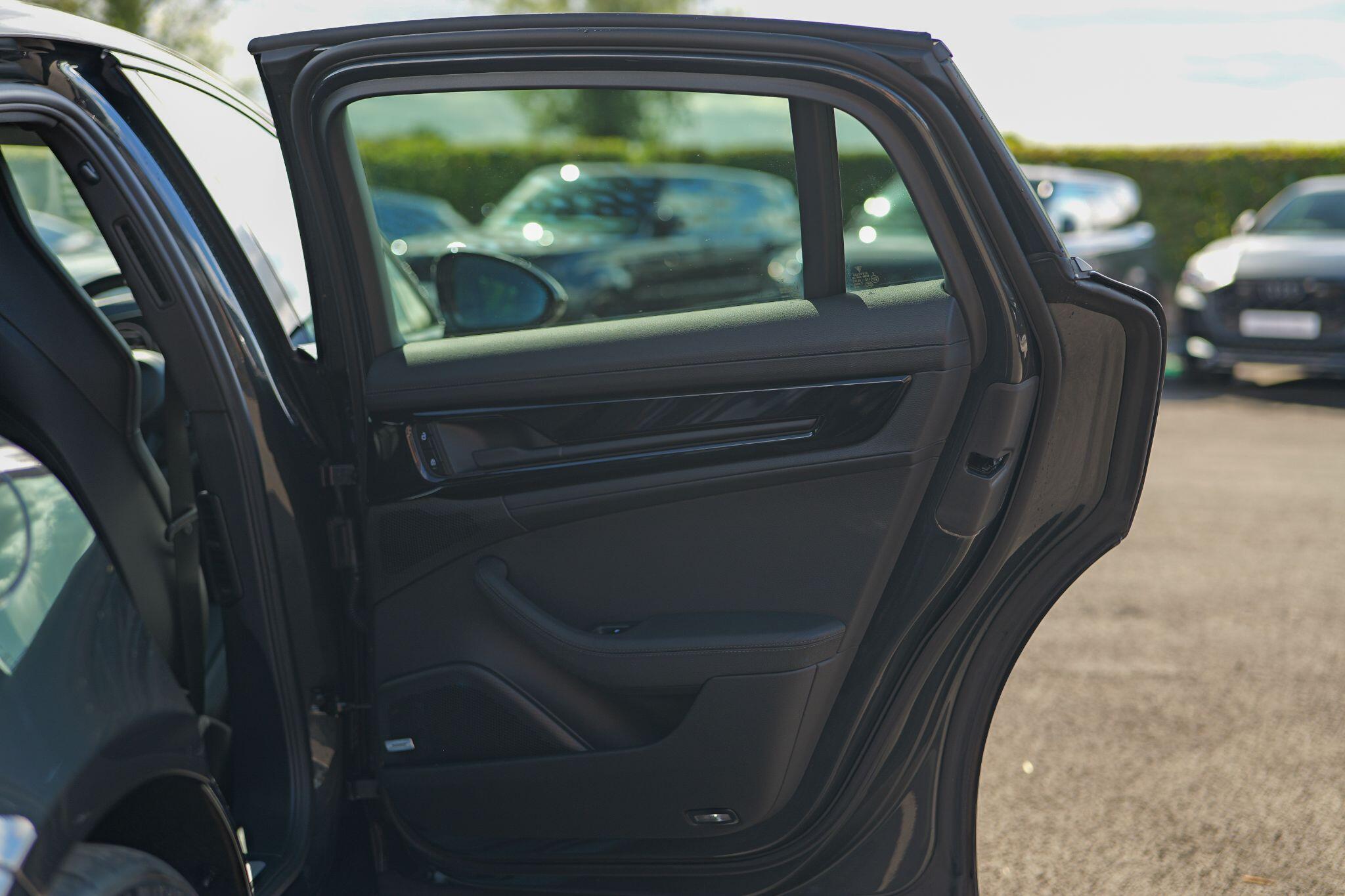 Porsche Panamera view 34