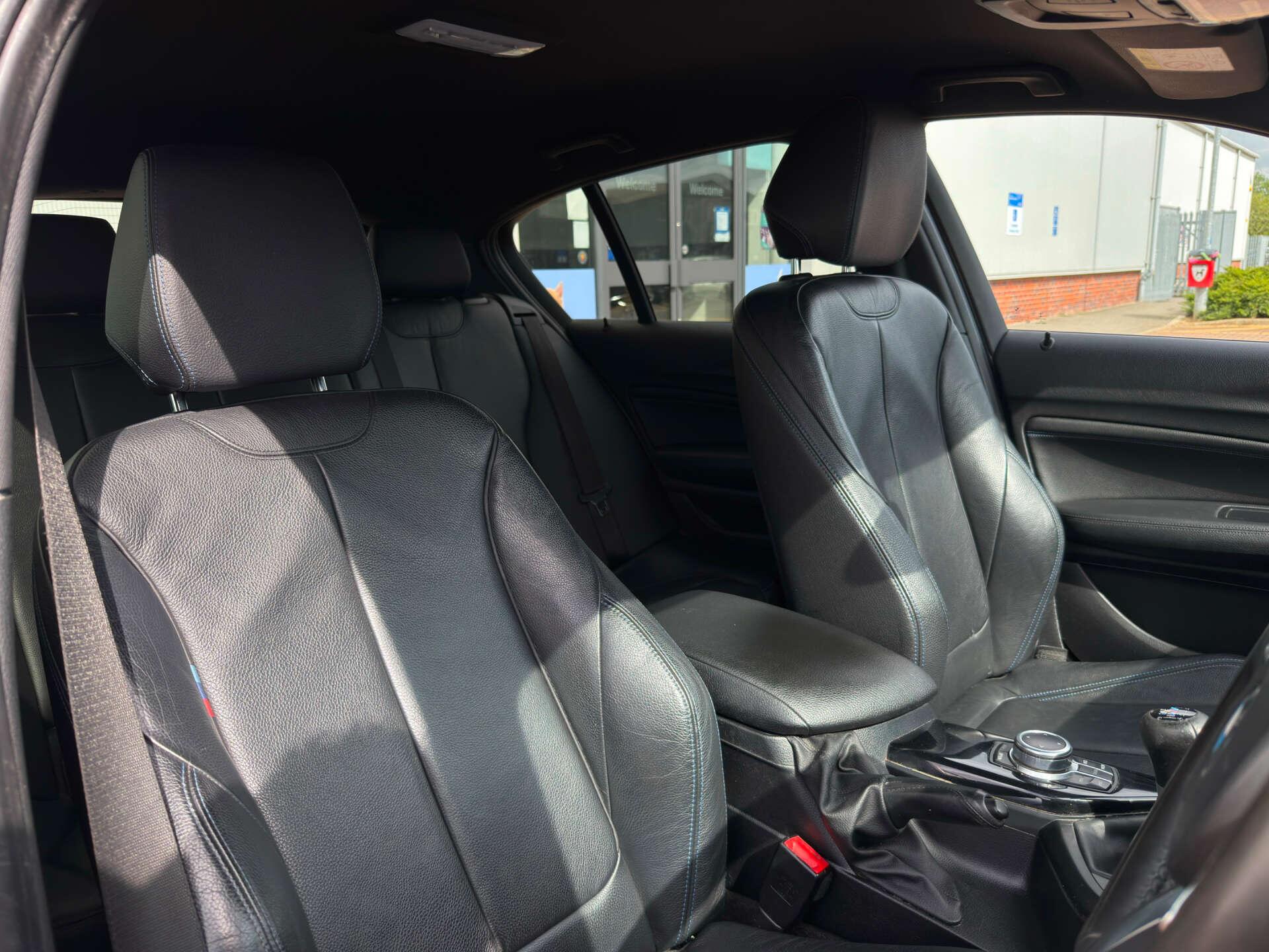 BMW 1 Series view 16