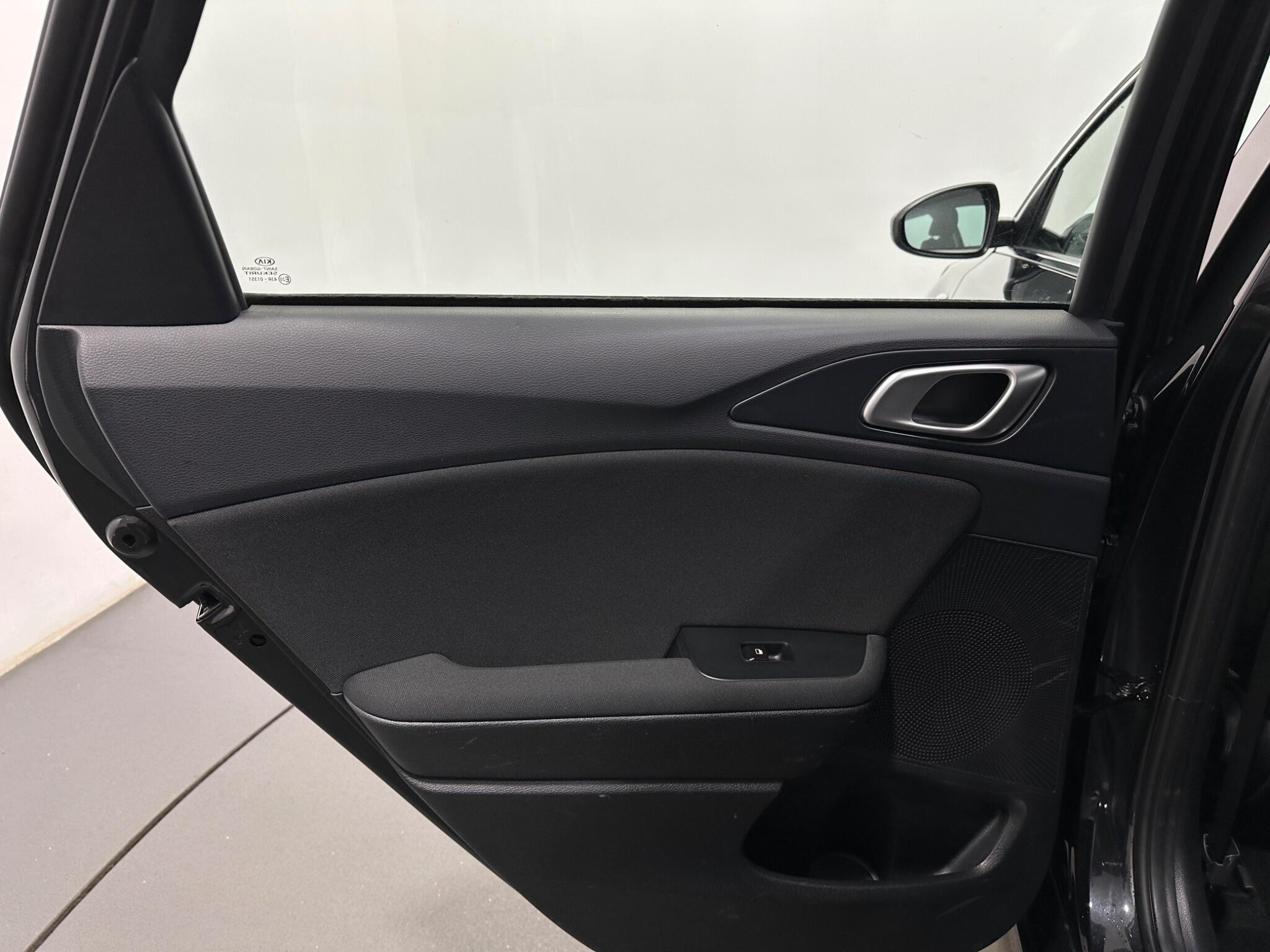 Kia Ceed view 39