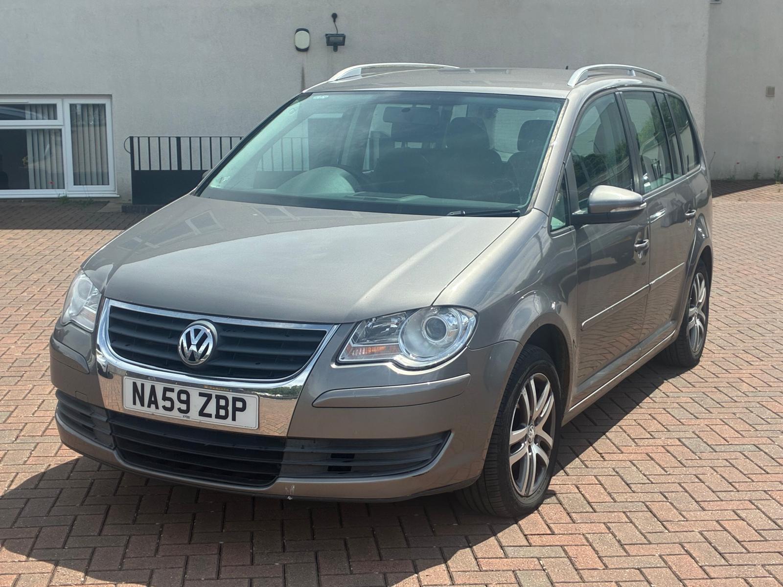Volkswagen Touran view 10