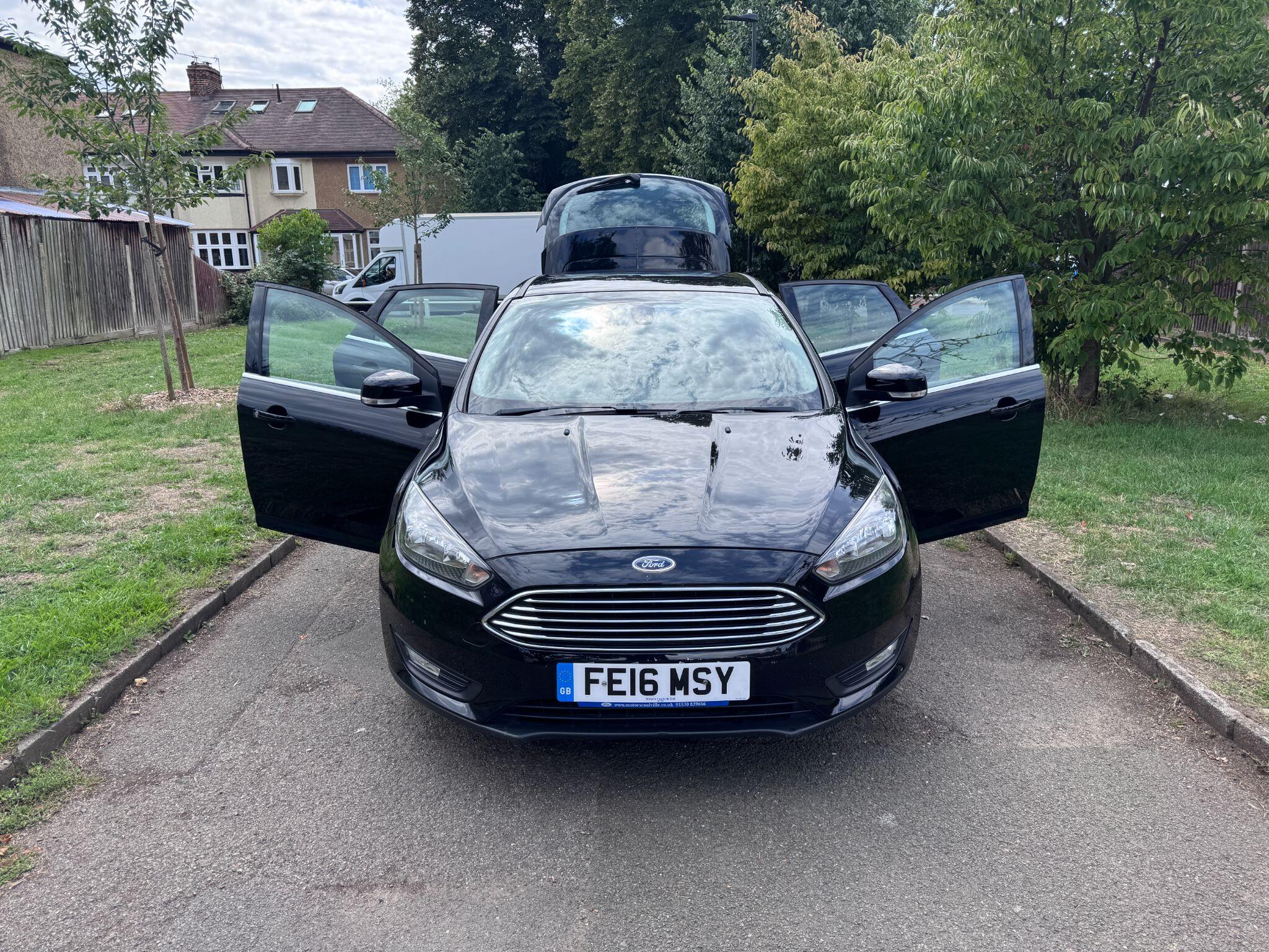 2016 Ford Focus image 36