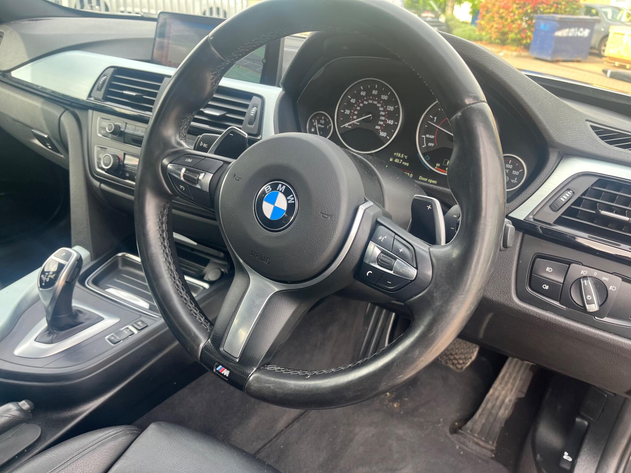 BMW 3 Series view 40