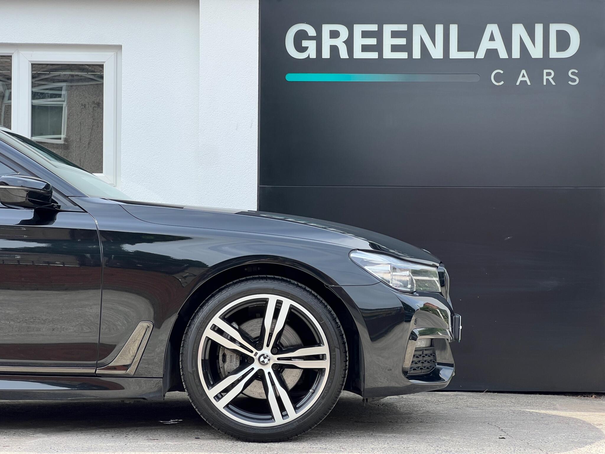 BMW 7 Series view 7