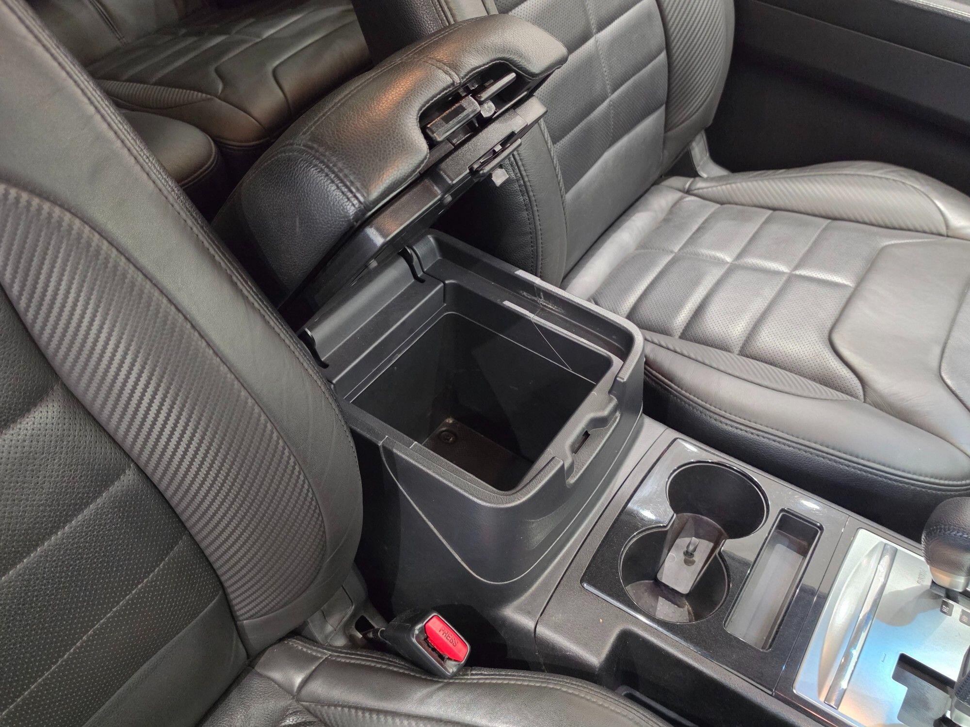 Mitsubishi Shogun view 70