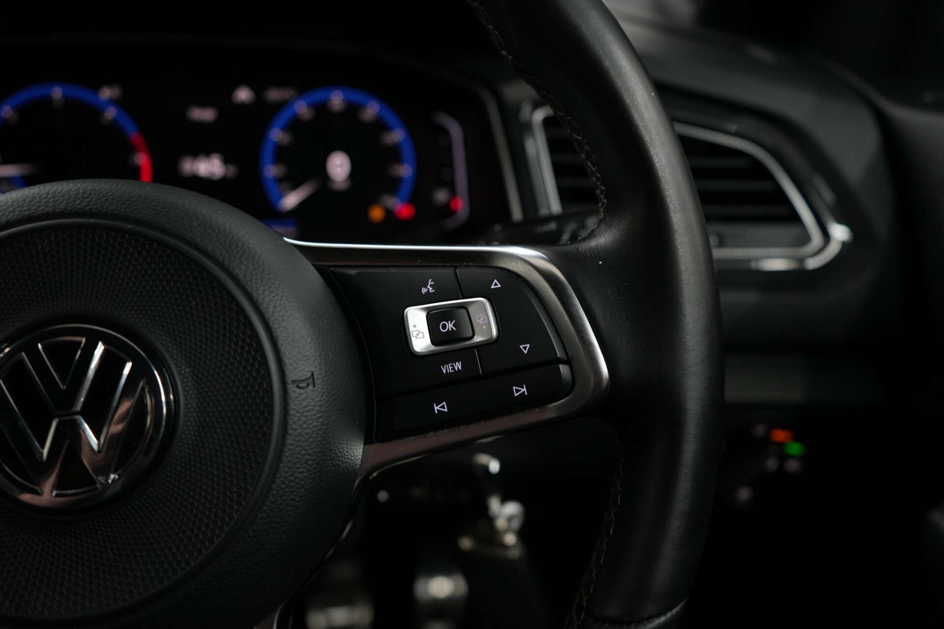 Volkswagen T-Roc view 37