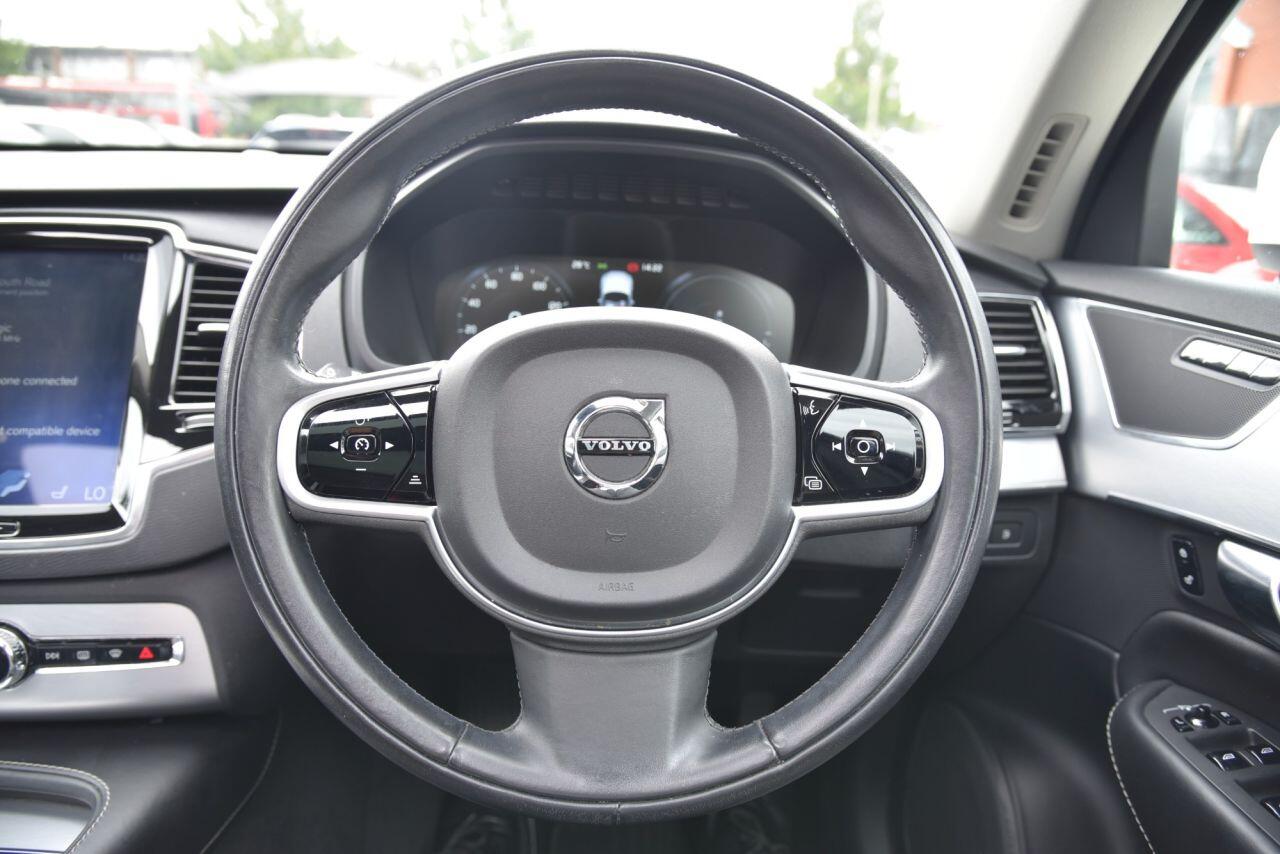 Volvo XC90 view 29