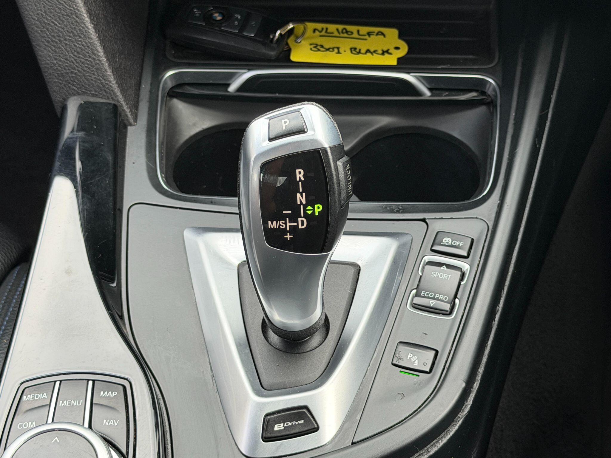 BMW 3 Series view 32