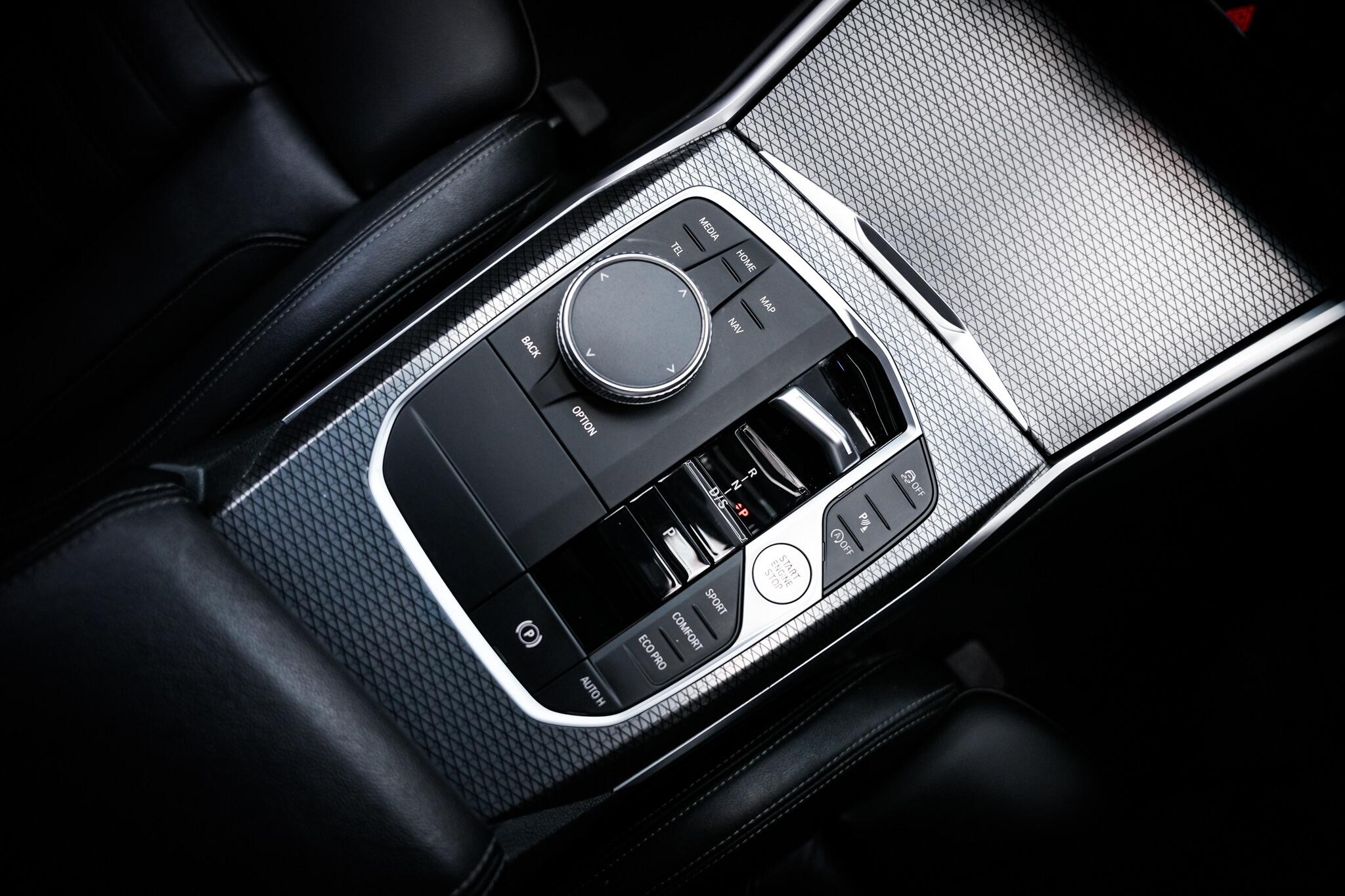 BMW 3 Series view 7